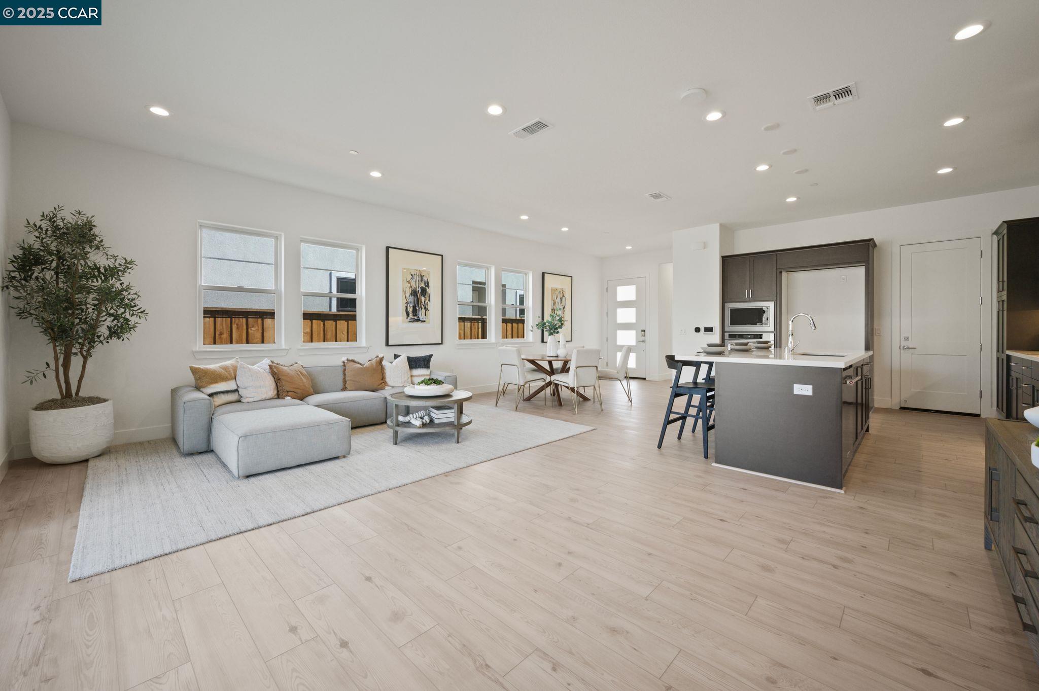 Detail Gallery Image 10 of 45 For 2808 Ella Way, Tracy,  CA 95377 - 2 Beds | 2 Baths