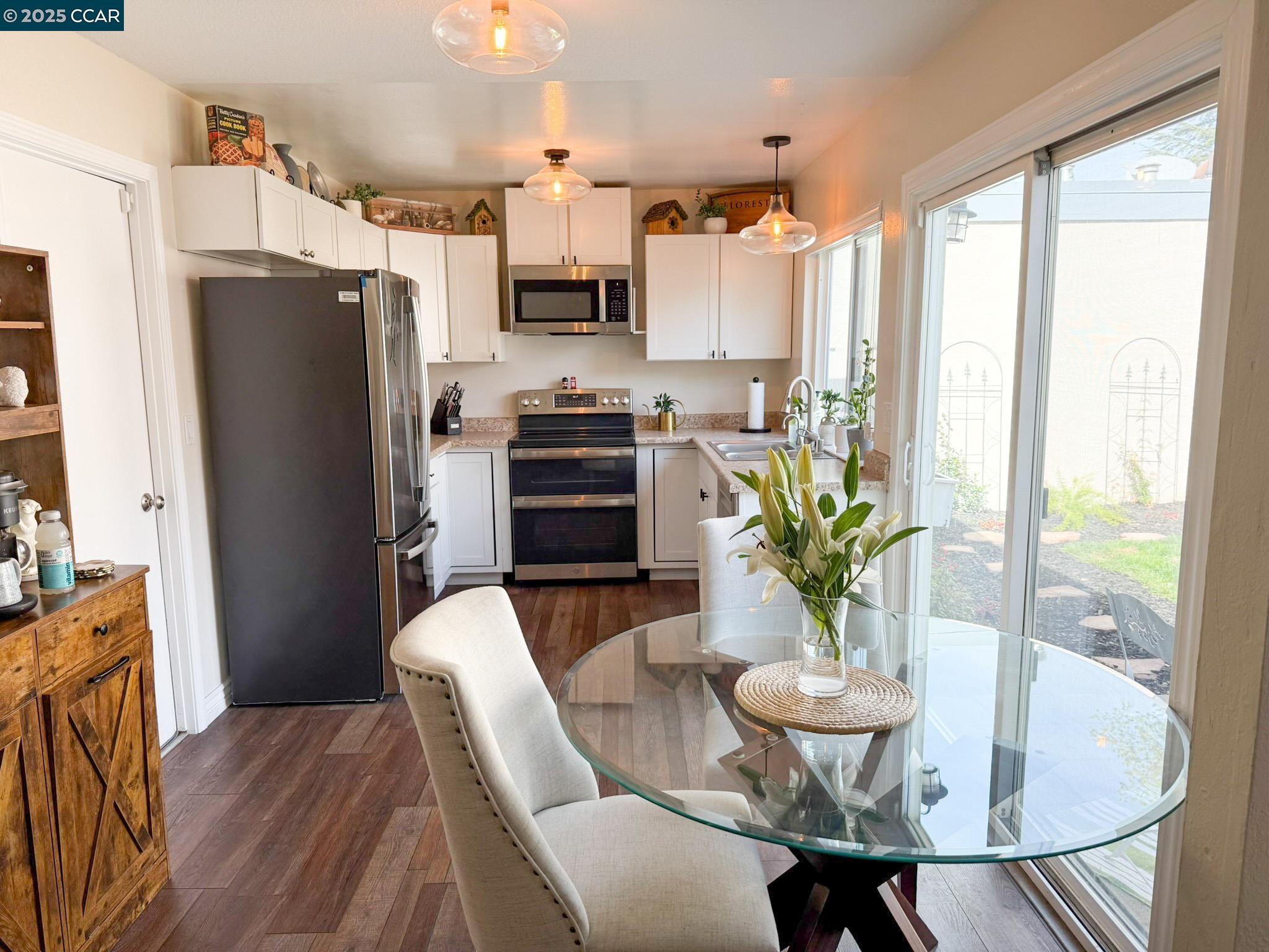 Detail Gallery Image 2 of 13 For 10 Mt Wilson Way, Clayton,  CA 94517 - 2 Beds | 2 Baths