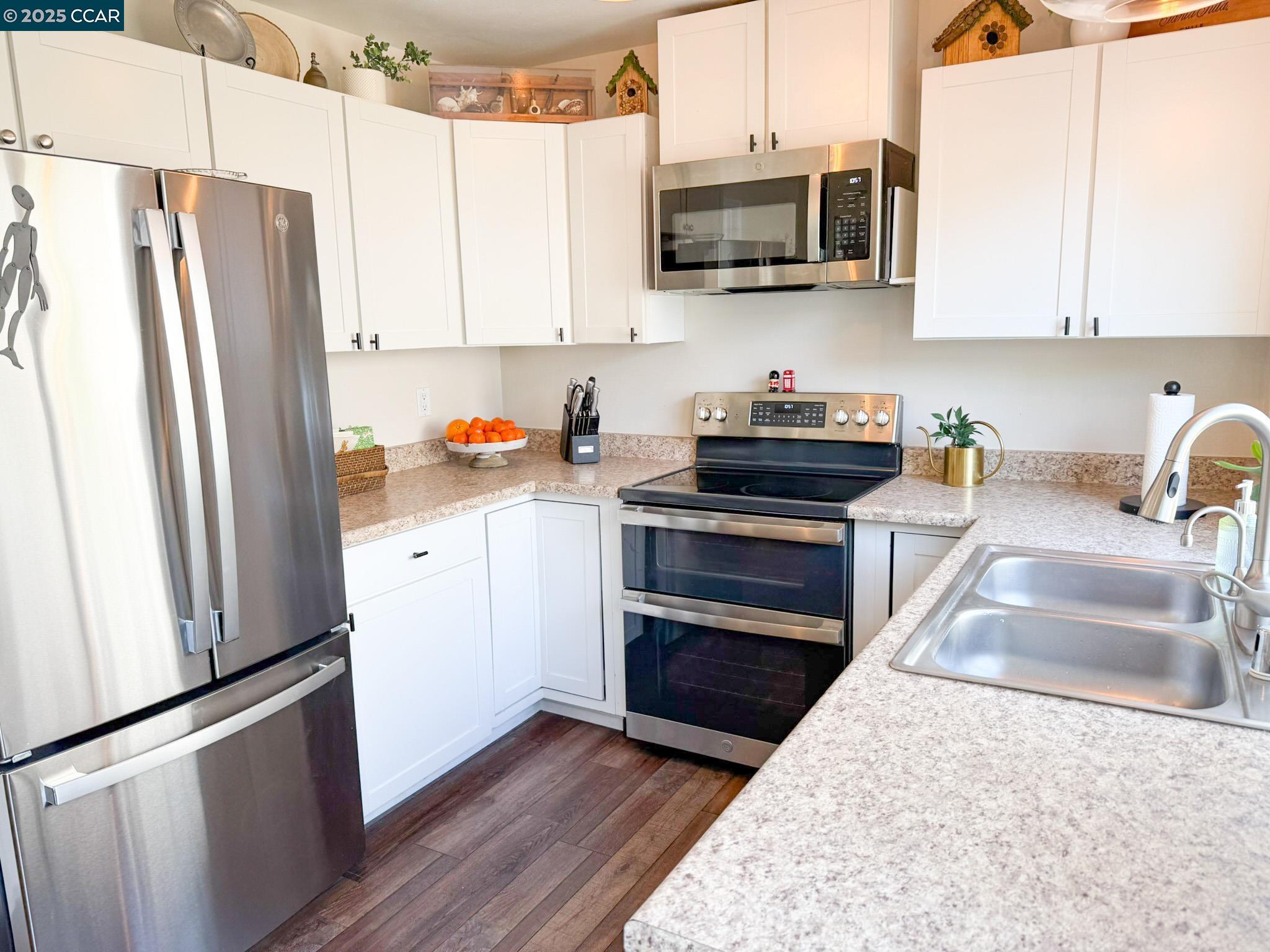 Detail Gallery Image 3 of 13 For 10 Mt Wilson Way, Clayton,  CA 94517 - 2 Beds | 2 Baths