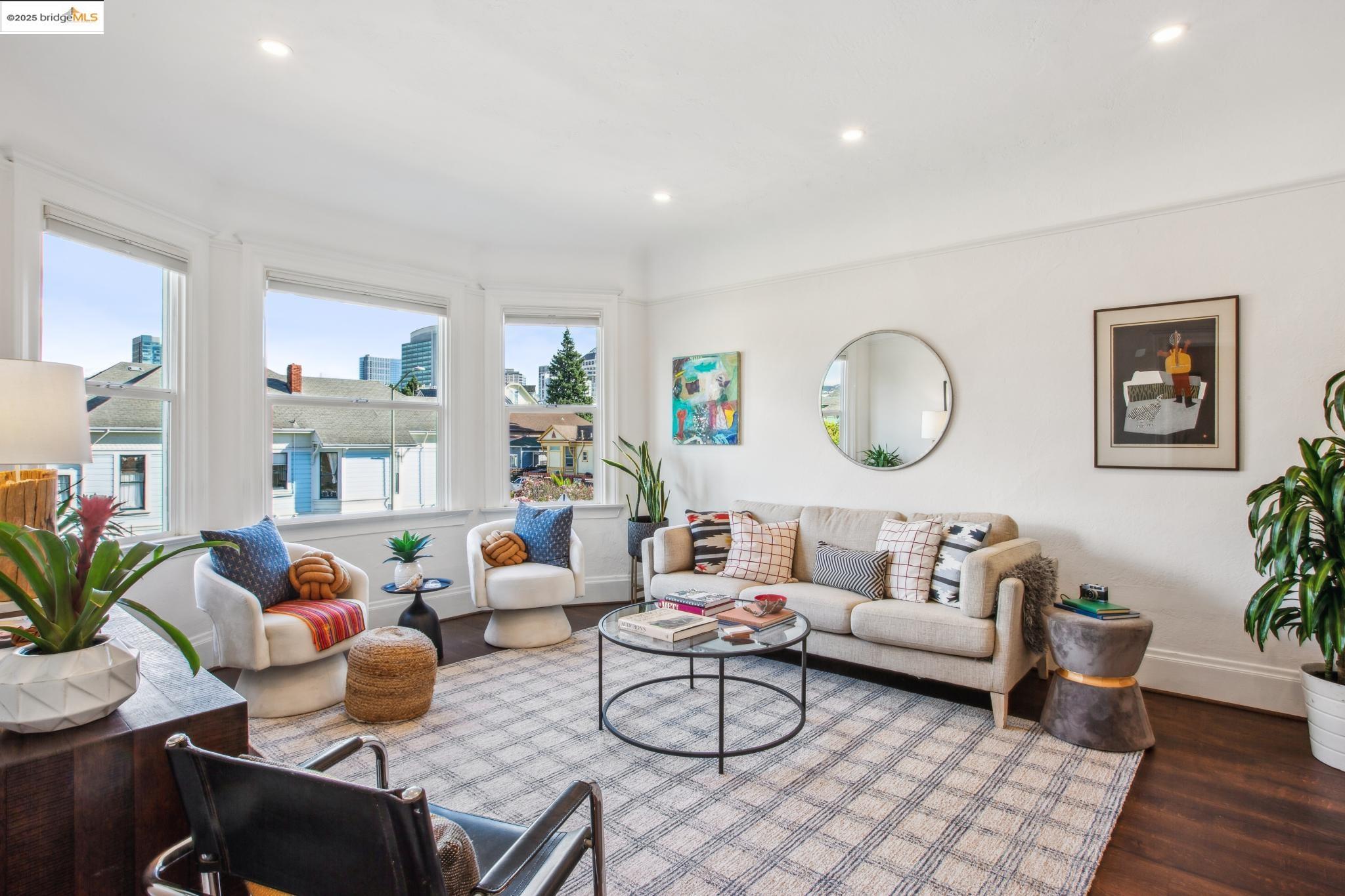 More Details about MLS # 41088566 : 1919 WEST