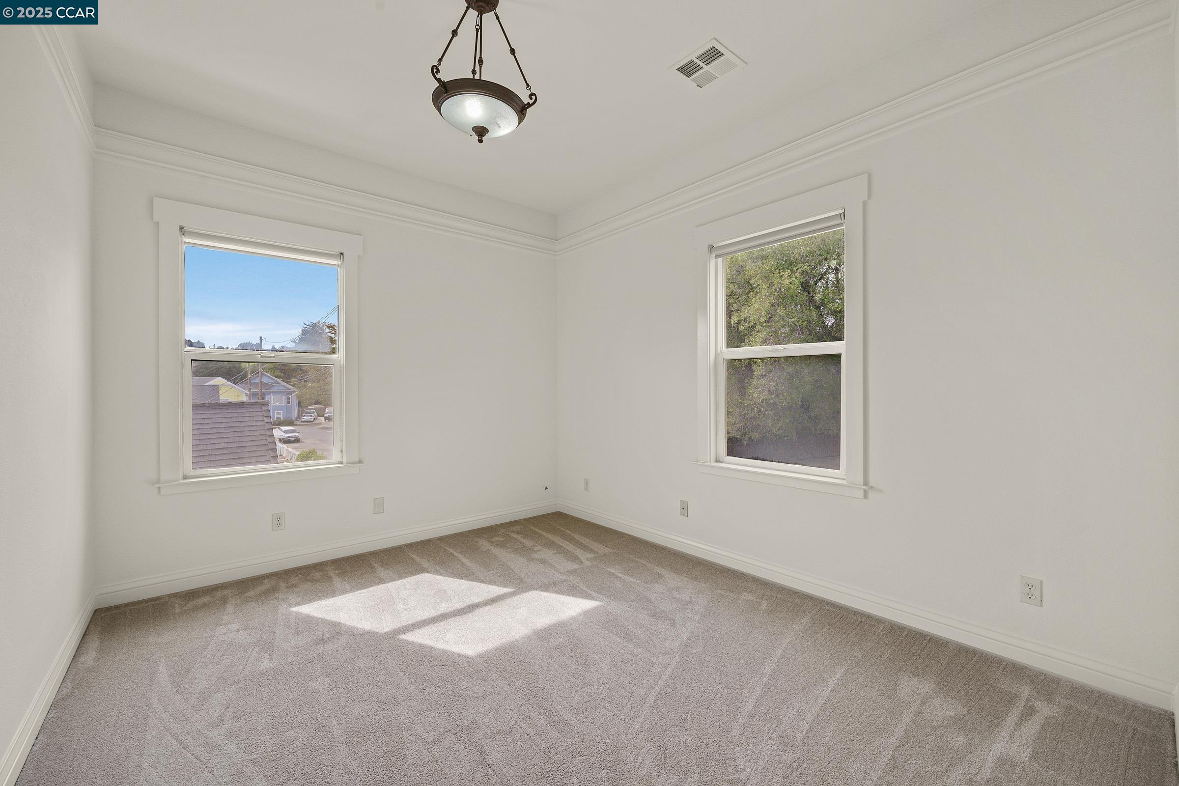 Detail Gallery Image 8 of 50 For 2581 Charles Ave, Pinole,  CA 94564 - 2 Beds | 2 Baths