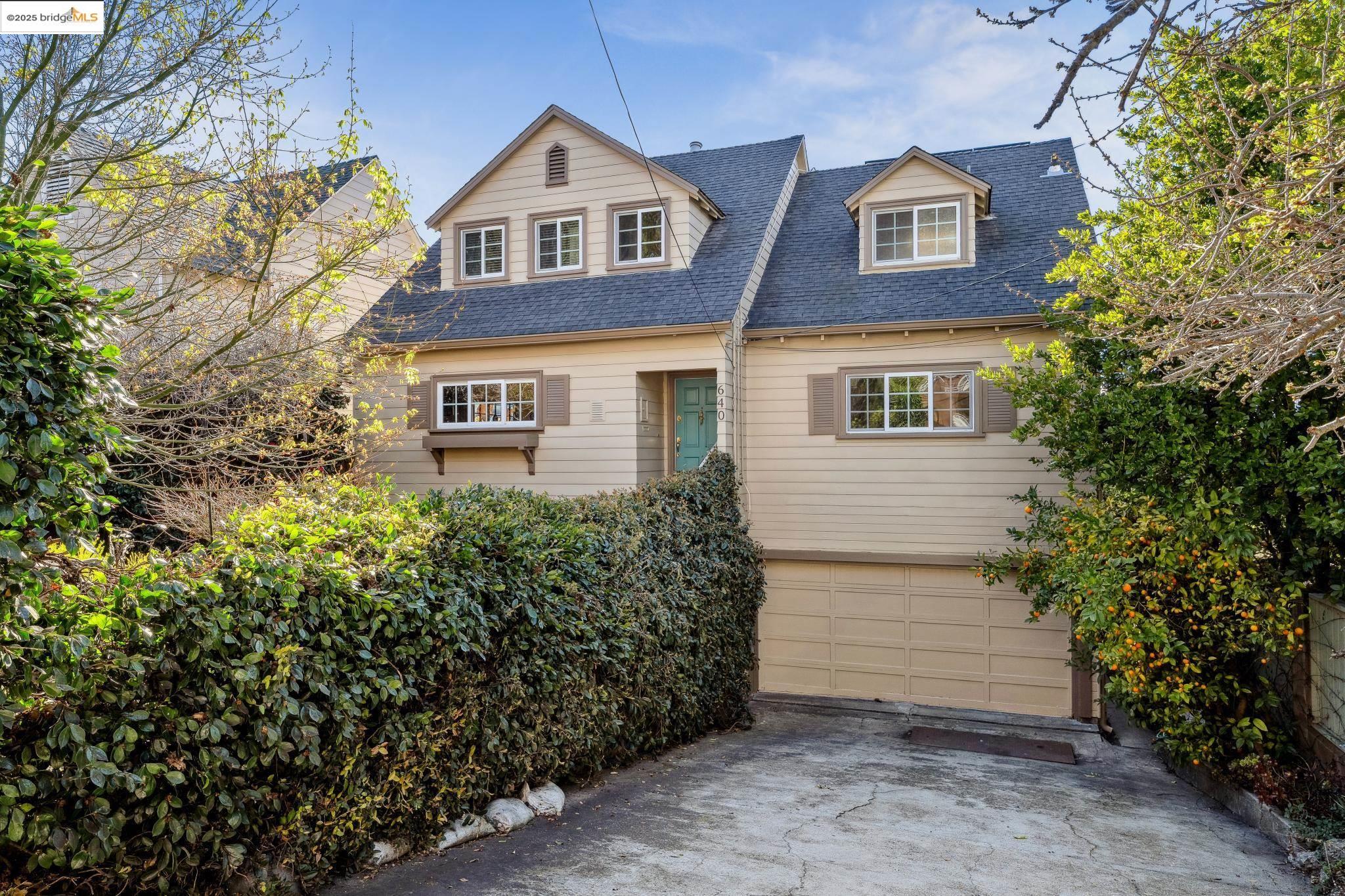 Detail Gallery Image 1 of 1 For 640 Creston Rd, Berkeley,  CA 94708 - 6 Beds | 3 Baths