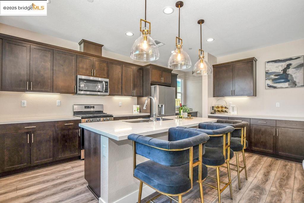 Detail Gallery Image 15 of 41 For 16214 Sculptor Ave, Lathrop,  CA 95330-9819 - 4 Beds | 3 Baths
