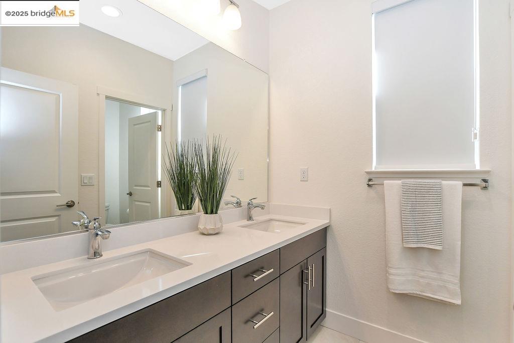 Detail Gallery Image 27 of 41 For 16214 Sculptor Ave, Lathrop,  CA 95330-9819 - 4 Beds | 3 Baths