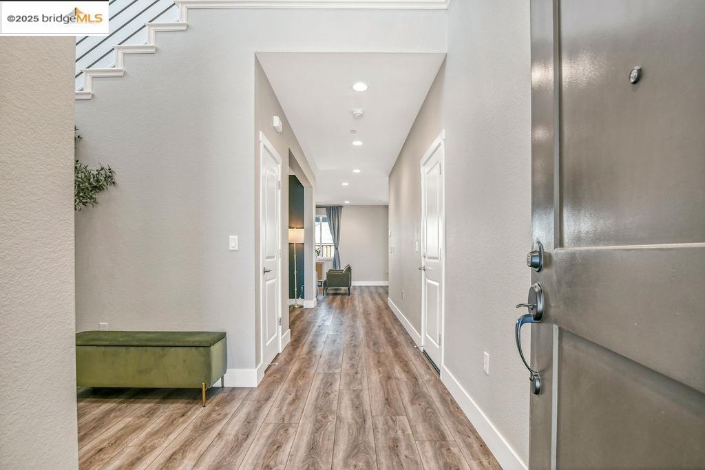 Detail Gallery Image 6 of 41 For 16214 Sculptor Ave, Lathrop,  CA 95330-9819 - 4 Beds | 3 Baths