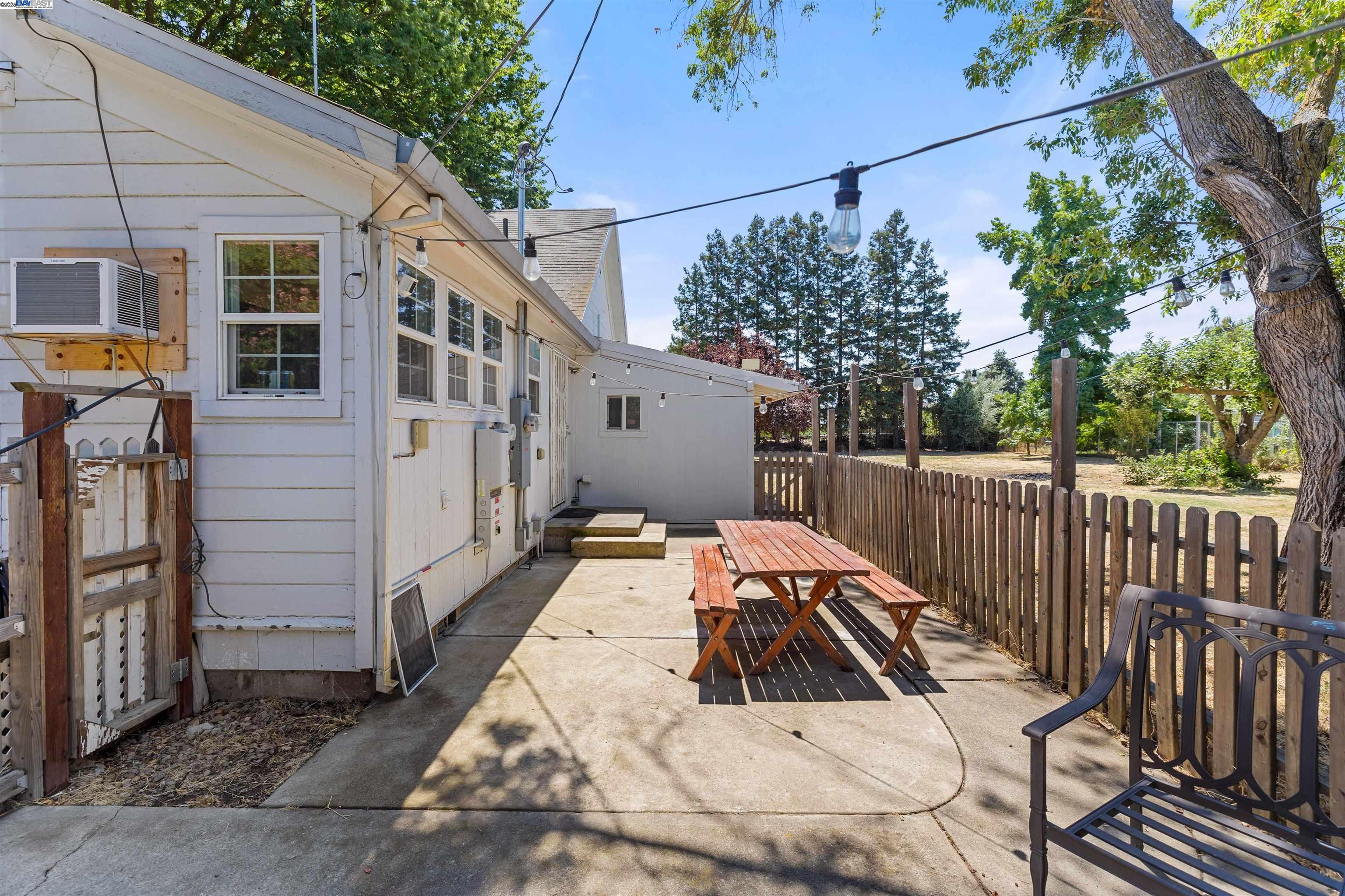 Detail Gallery Image 6 of 57 For 22191 N Anderson St, Clements,  CA 95227 - 4 Beds | 2 Baths