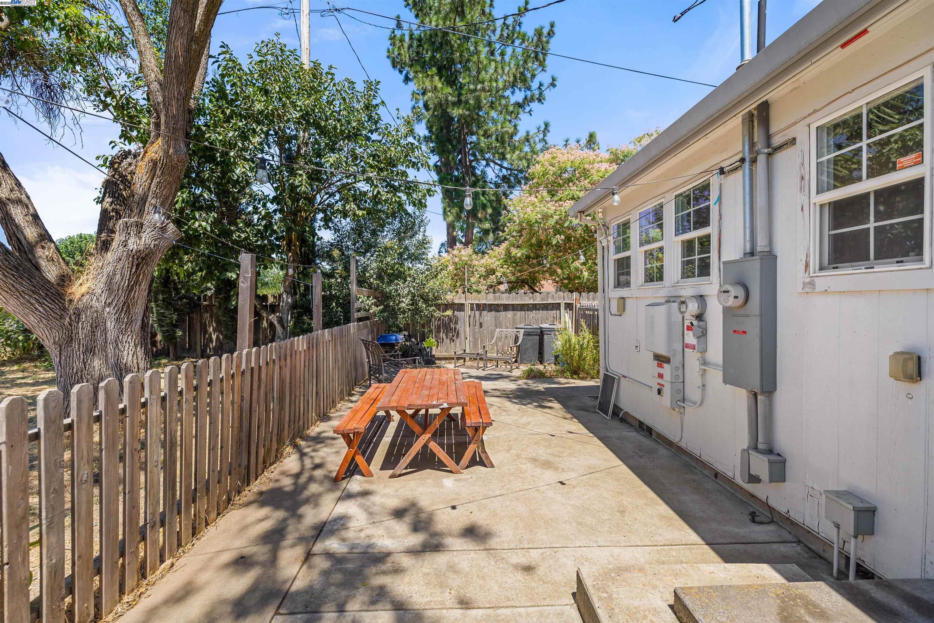 Detail Gallery Image 7 of 57 For 22191 N Anderson St, Clements,  CA 95227 - 4 Beds | 2 Baths
