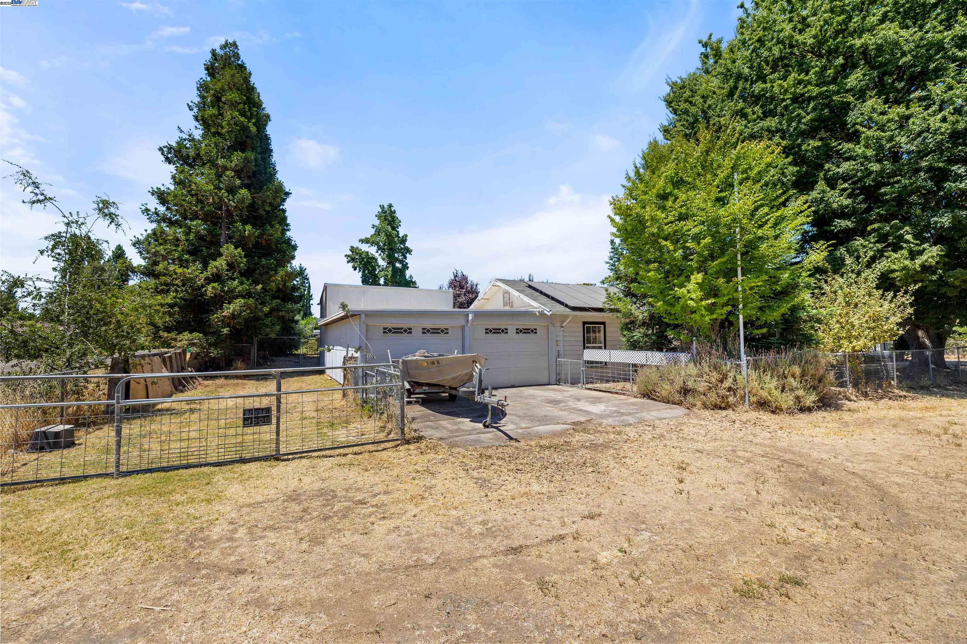 Detail Gallery Image 9 of 57 For 22191 N Anderson St, Clements,  CA 95227 - 4 Beds | 2 Baths