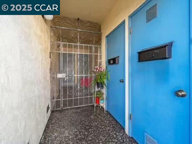 Detail Gallery Image 6 of 12 For 23 2nd Ave, Daly City,  CA 94014-2615 - – Beds | – Baths