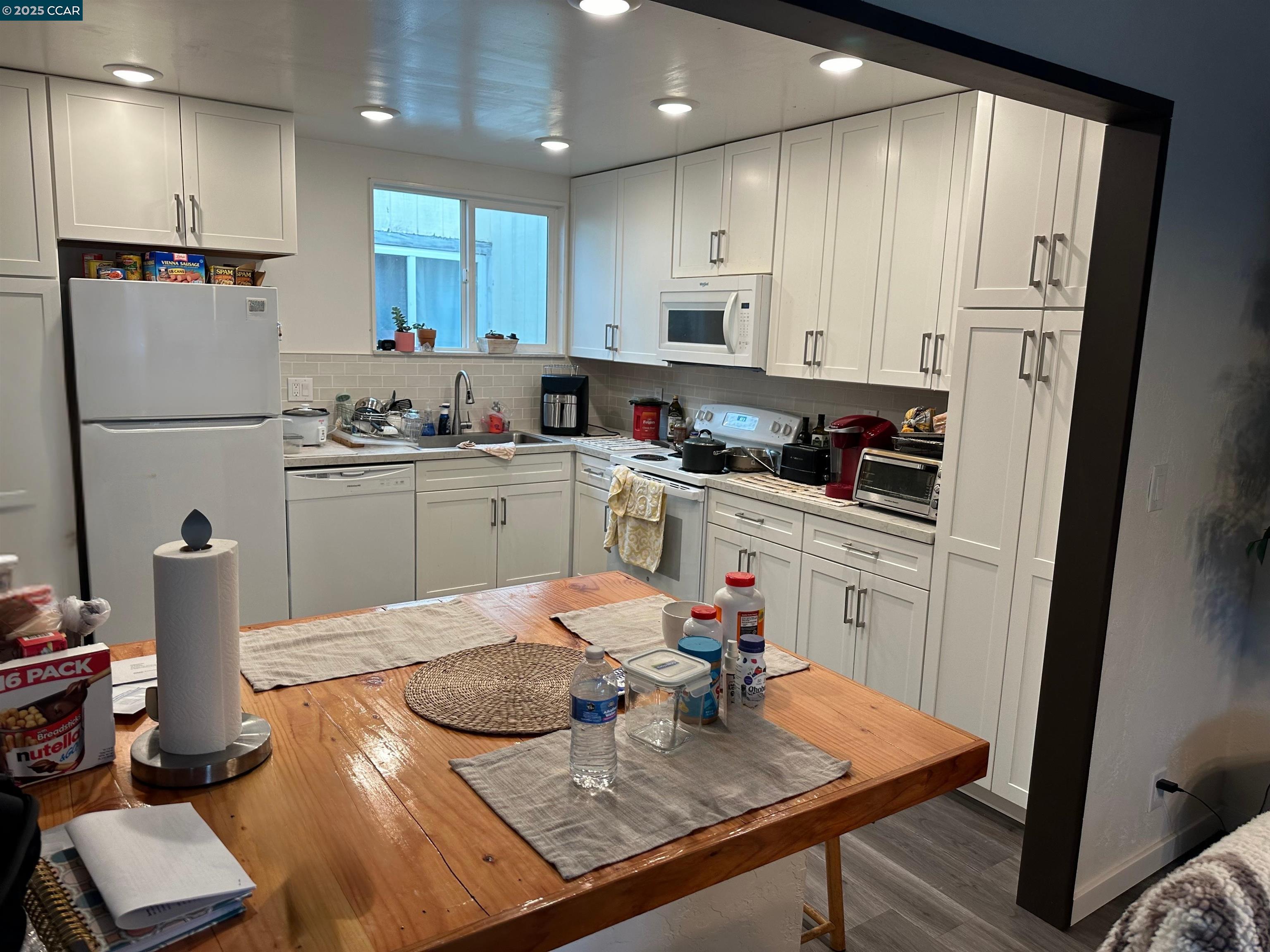 Detail Gallery Image 8 of 12 For 23 2nd Ave, Daly City,  CA 94014-2615 - – Beds | – Baths