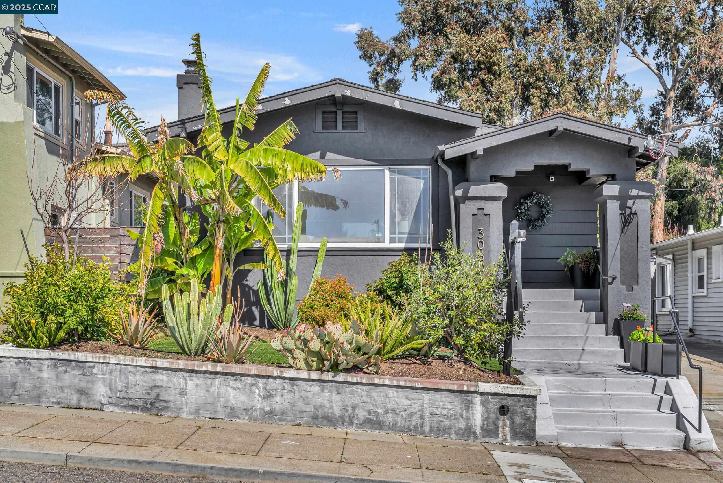 Detail Gallery Image 1 of 1 For 3080 Suter St, Oakland,  CA 94602 - 2 Beds | 1 Baths