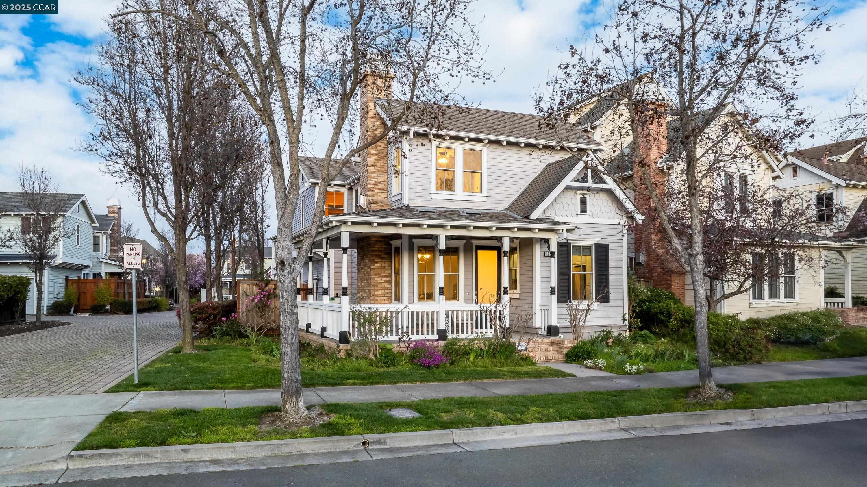 Detail Gallery Image 1 of 1 For 1060 Avocet Dr, Hercules,  CA 94547 - 3 Beds | 2/1 Baths