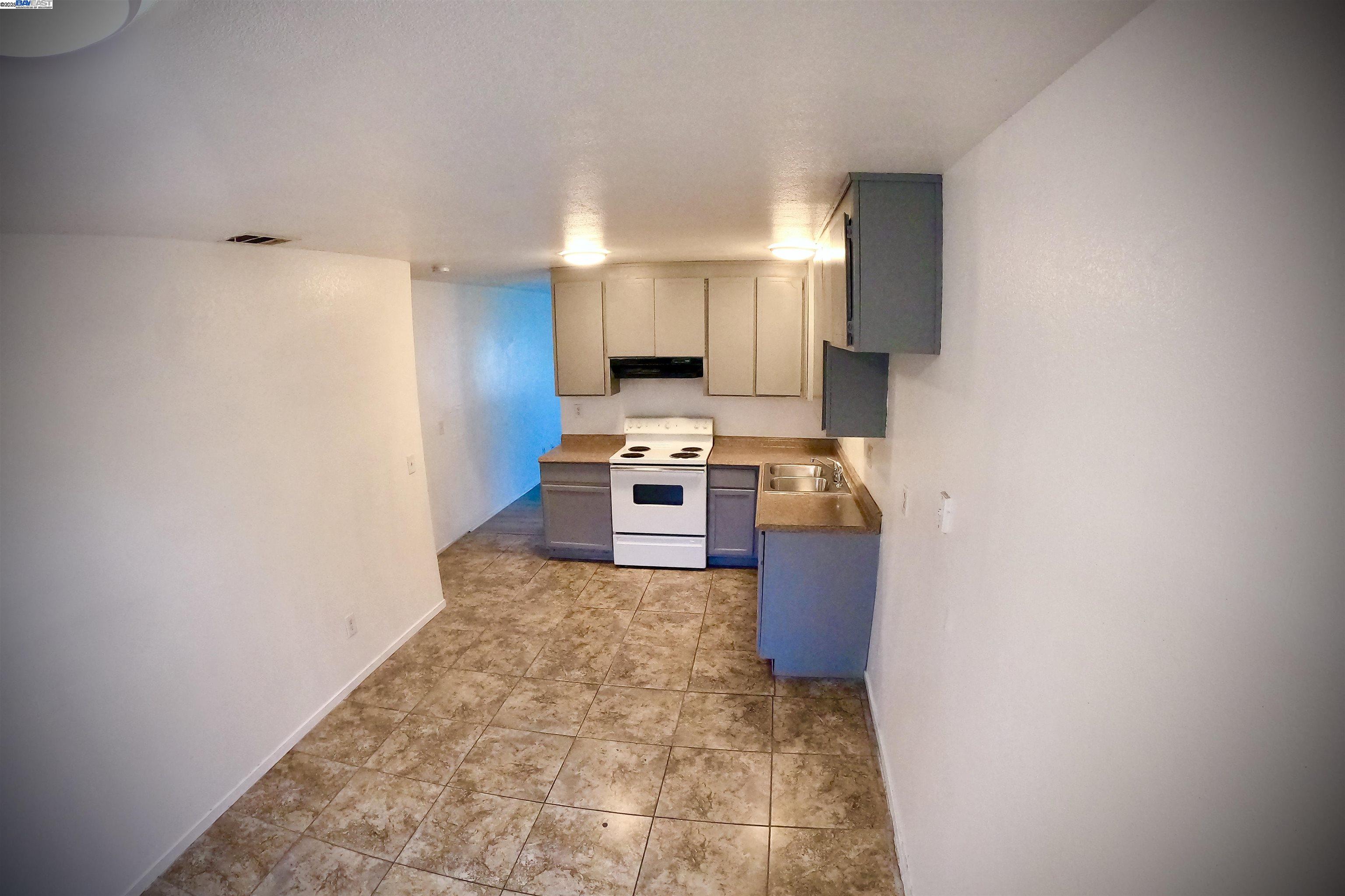 Detail Gallery Image 6 of 16 For 8829 Kelley Dr, Stockton,  CA 95209 - – Beds | – Baths