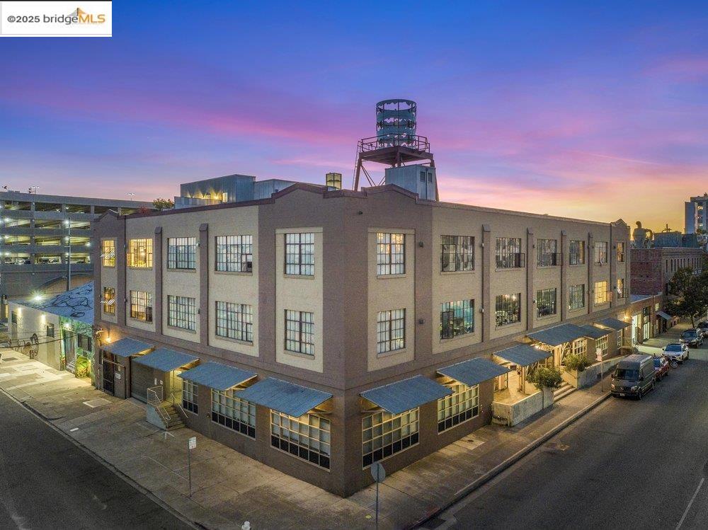 More Details about MLS # 41088640 : 255 3RD ST # 310