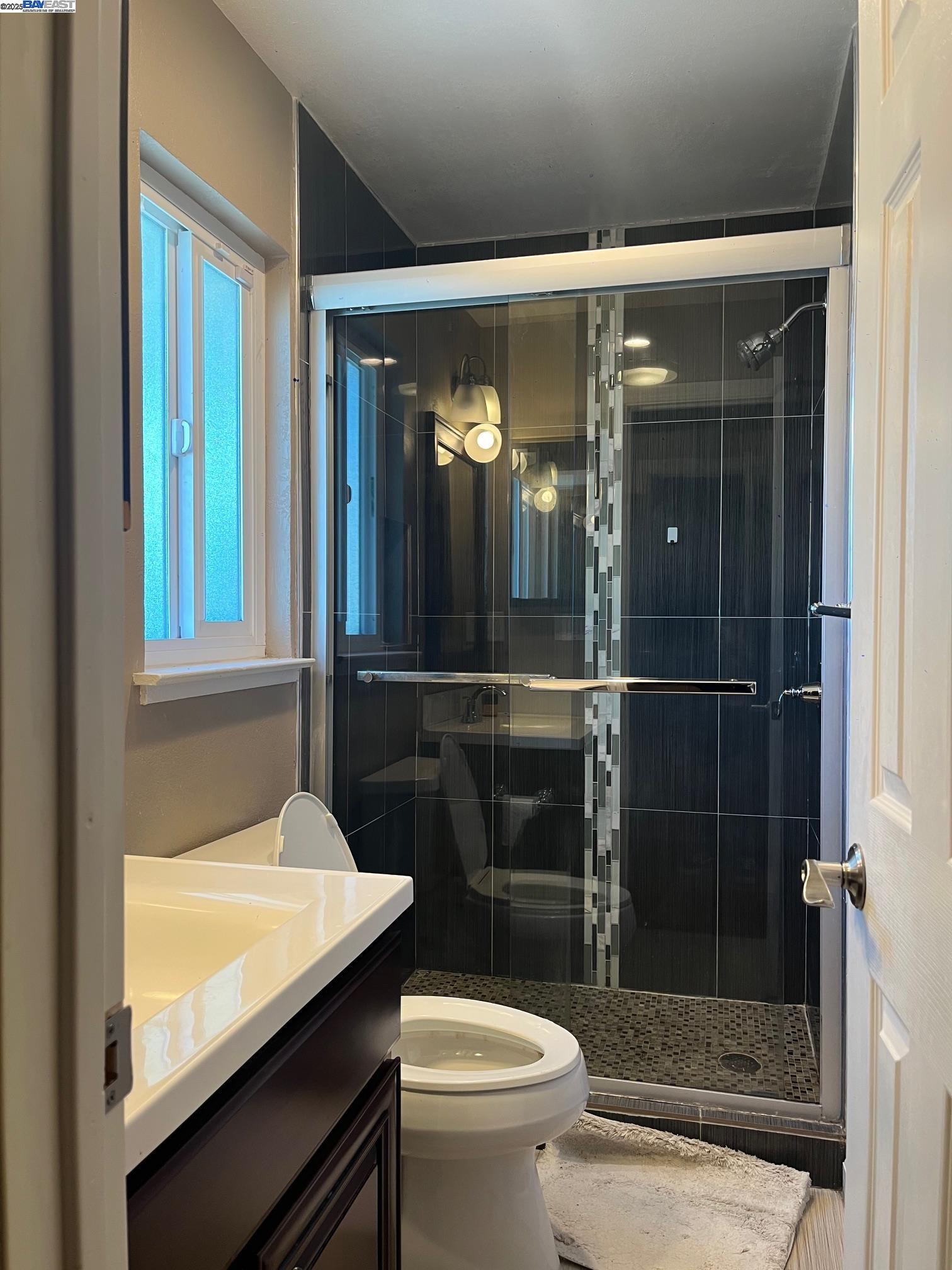 Detail Gallery Image 4 of 8 For 38270 Farwell Dr, Fremont,  CA 94536 - 3 Beds | 2 Baths