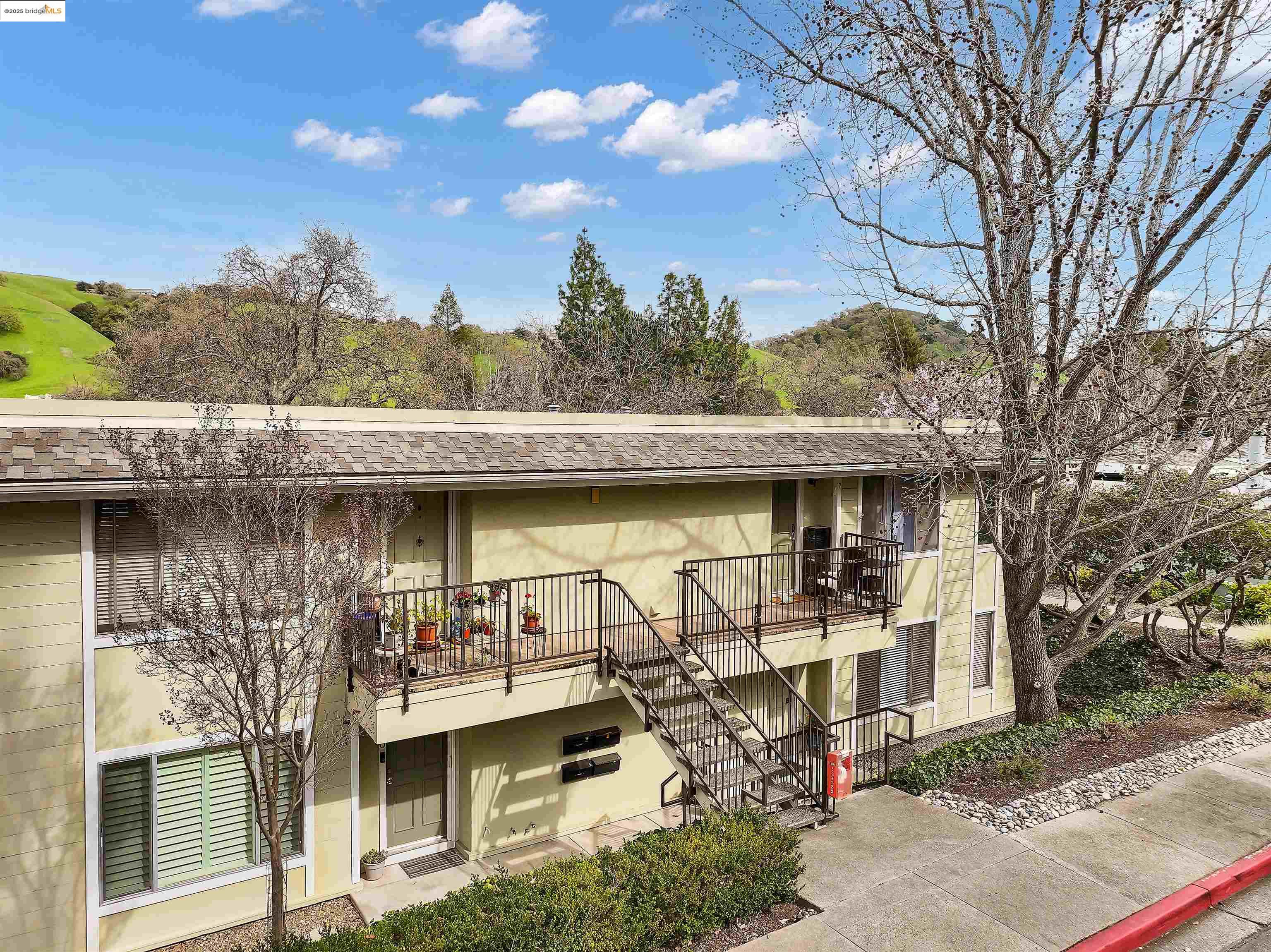 Detail Gallery Image 1 of 1 For 3317 Tice Creek Dr #8,  Walnut Creek,  CA 94595 - 1 Beds | 1 Baths