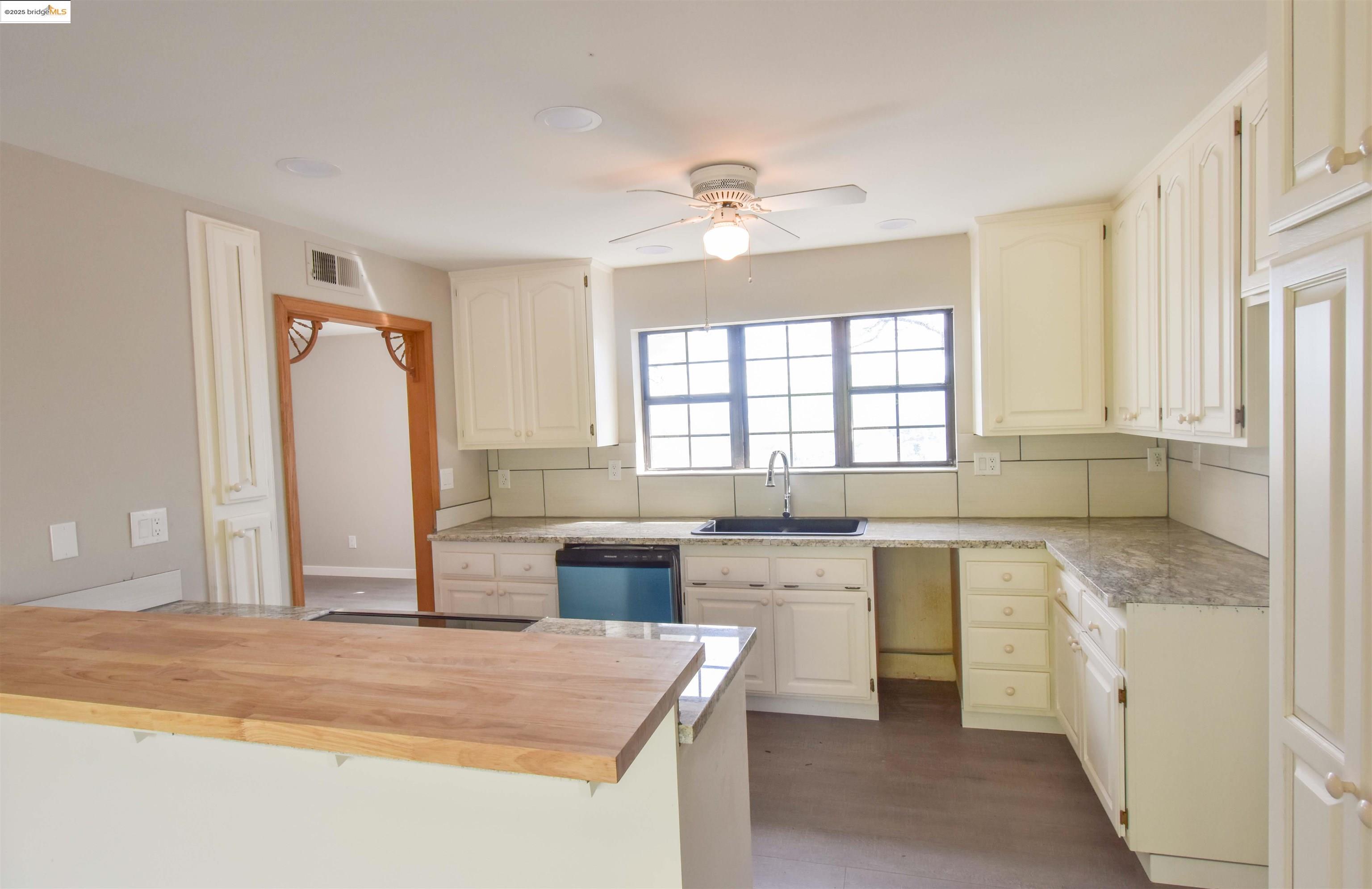 Detail Gallery Image 13 of 50 For 13300 Lone Bend Rd, Jamestown,  CA 95327 - 3 Beds | 2 Baths