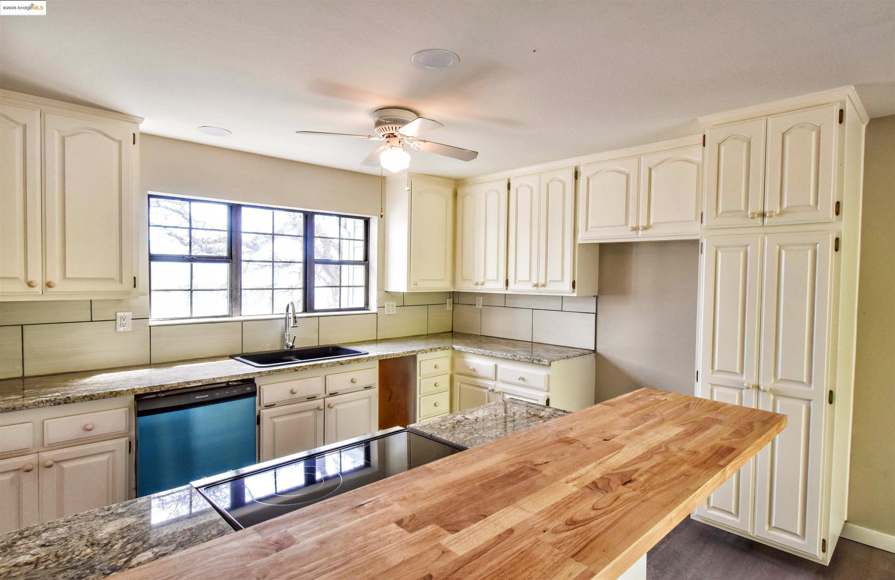 Detail Gallery Image 14 of 50 For 13300 Lone Bend Rd, Jamestown,  CA 95327 - 3 Beds | 2 Baths