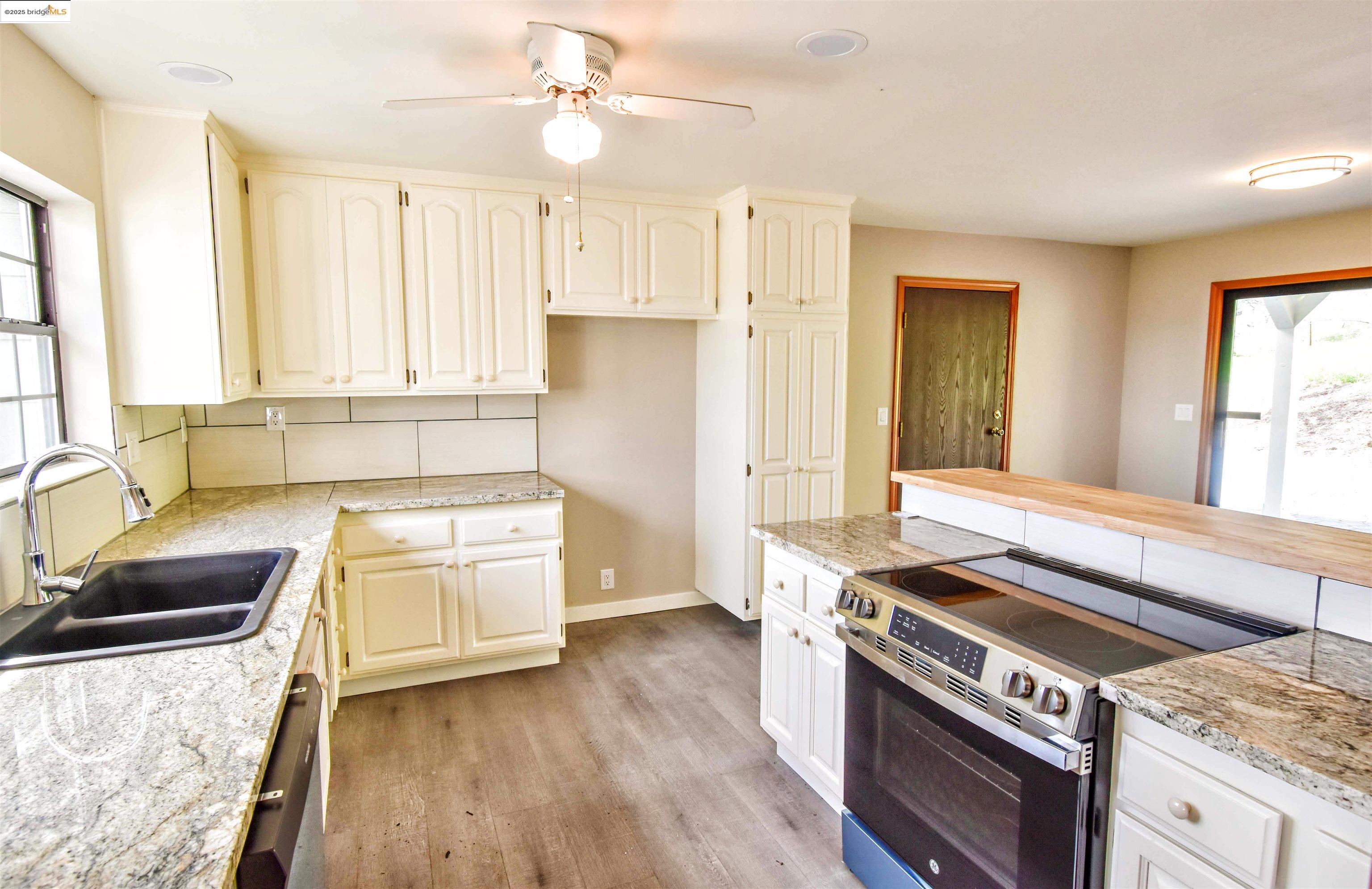 Detail Gallery Image 15 of 50 For 13300 Lone Bend Rd, Jamestown,  CA 95327 - 3 Beds | 2 Baths