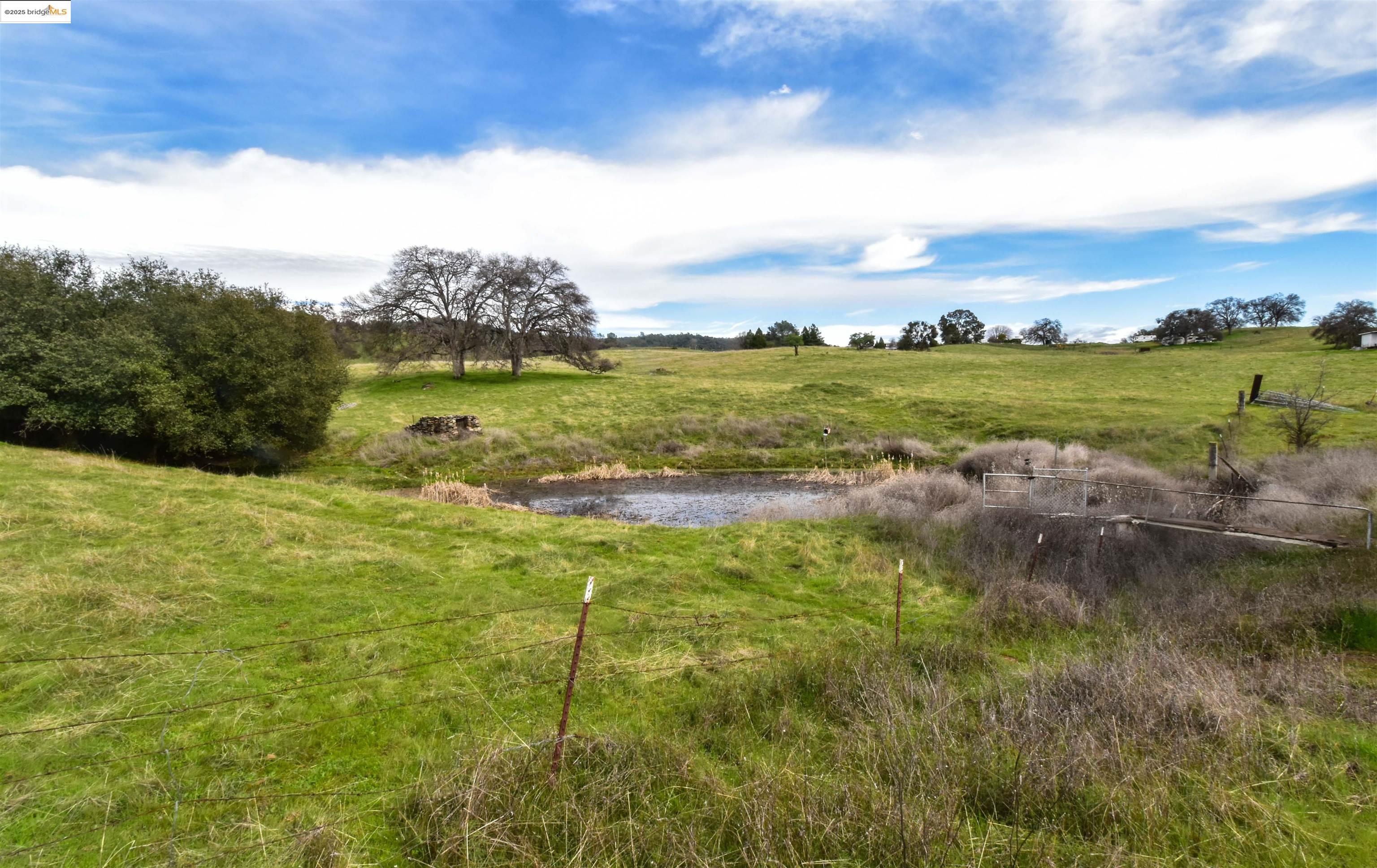 Detail Gallery Image 5 of 50 For 13300 Lone Bend Rd, Jamestown,  CA 95327 - 3 Beds | 2 Baths