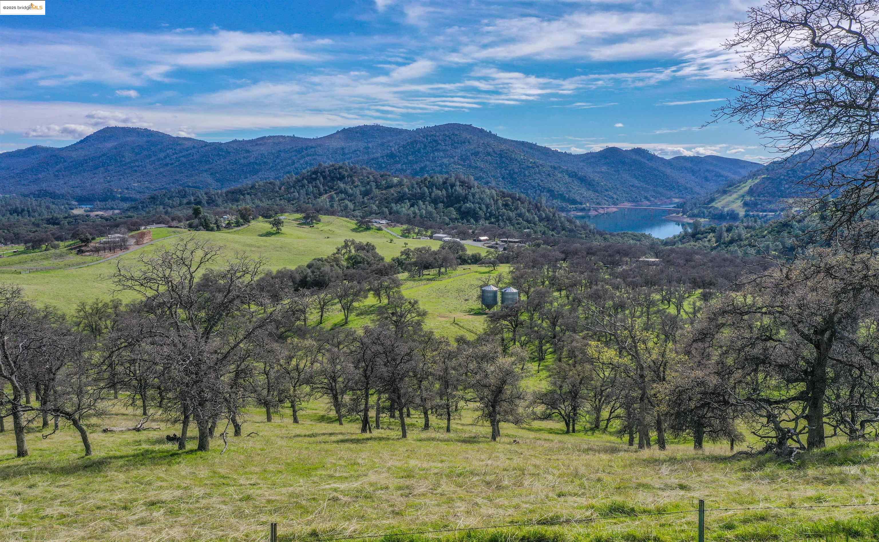 Detail Gallery Image 9 of 50 For 13300 Lone Bend Rd, Jamestown,  CA 95327 - 3 Beds | 2 Baths
