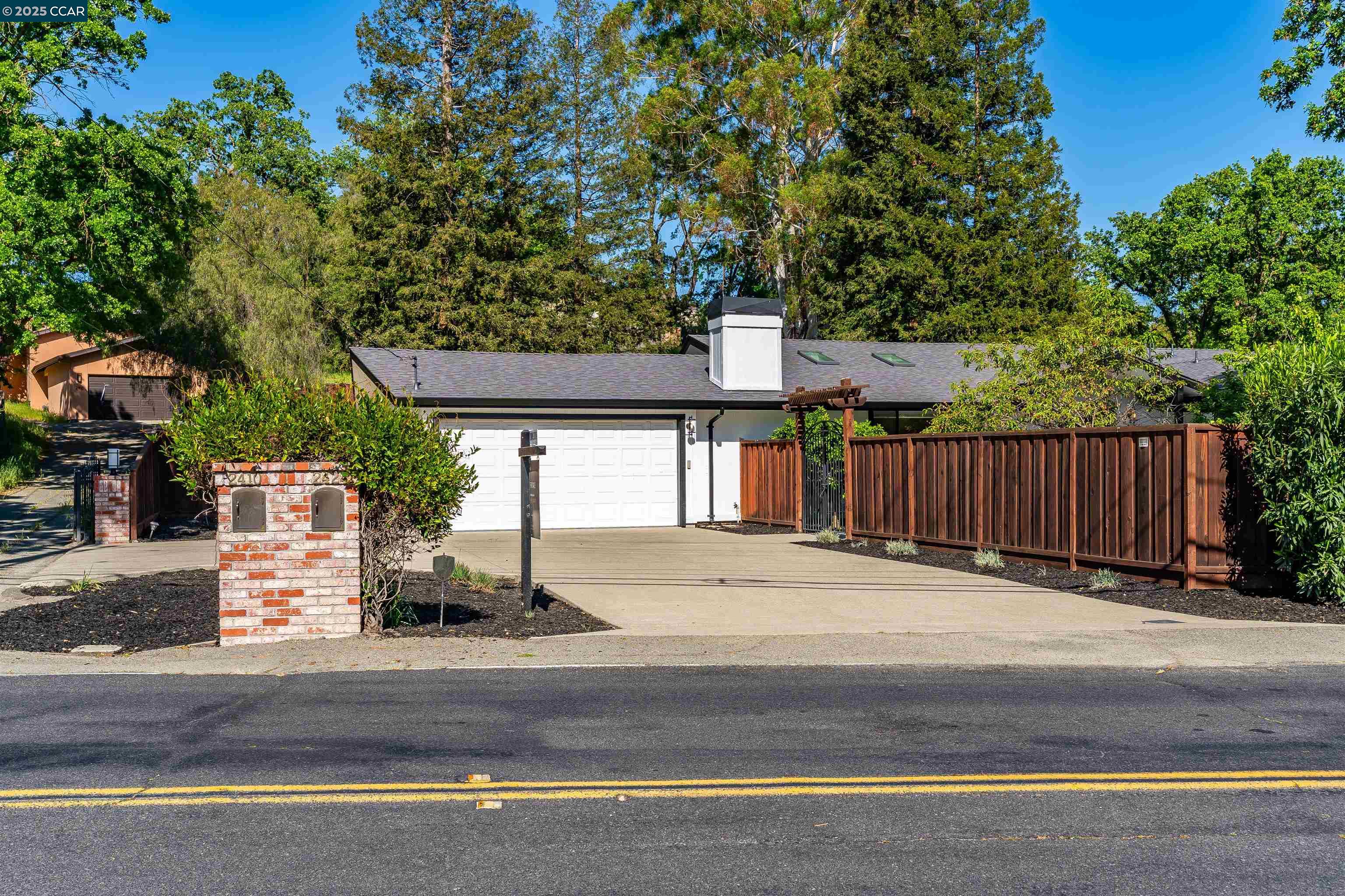 Detail Gallery Image 2 of 60 For 2424 San Miguel Dr, Walnut Creek,  CA 94596 - 4 Beds | 2 Baths