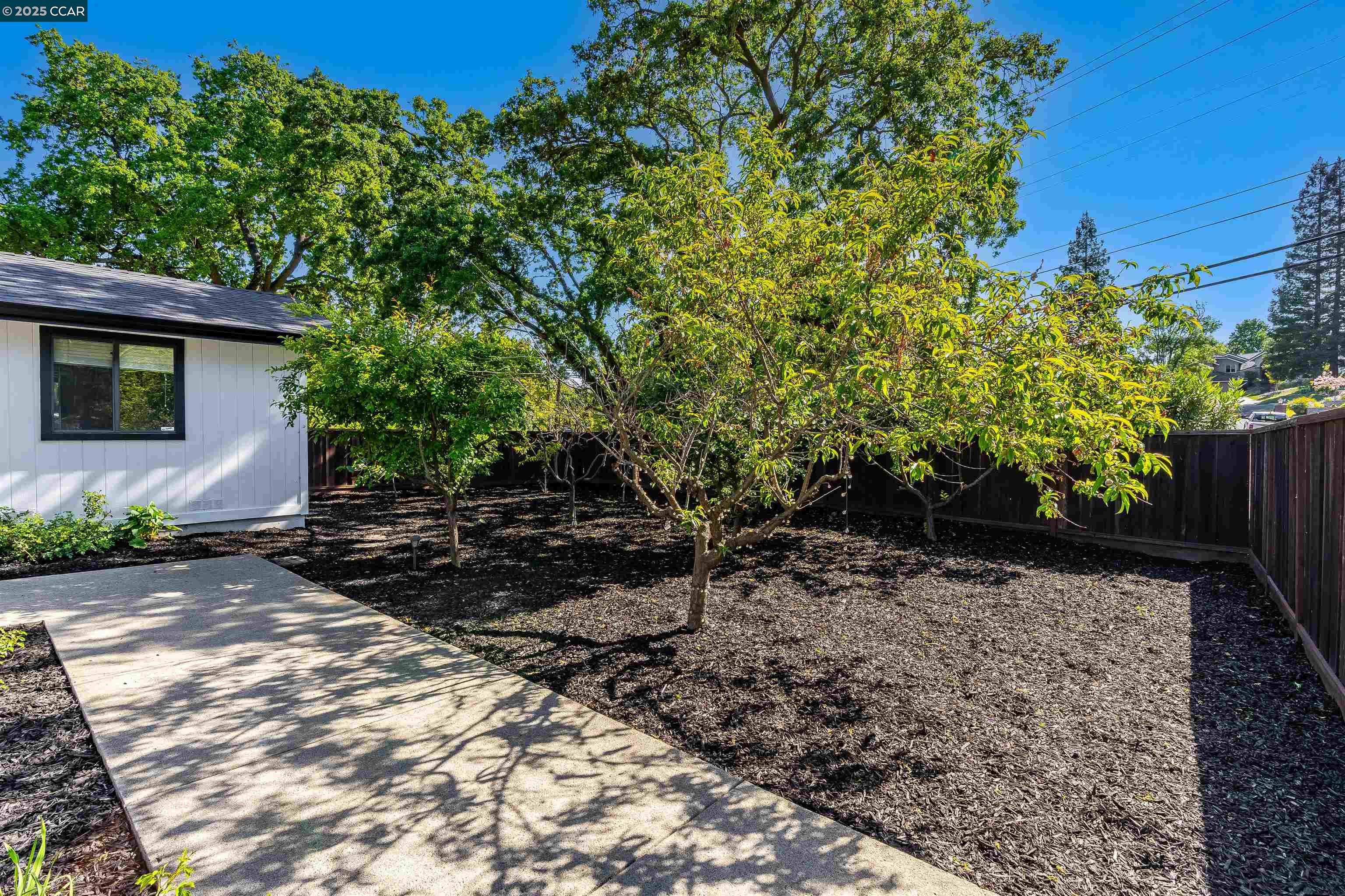 Detail Gallery Image 11 of 60 For 2424 San Miguel Dr, Walnut Creek,  CA 94596 - 4 Beds | 2 Baths