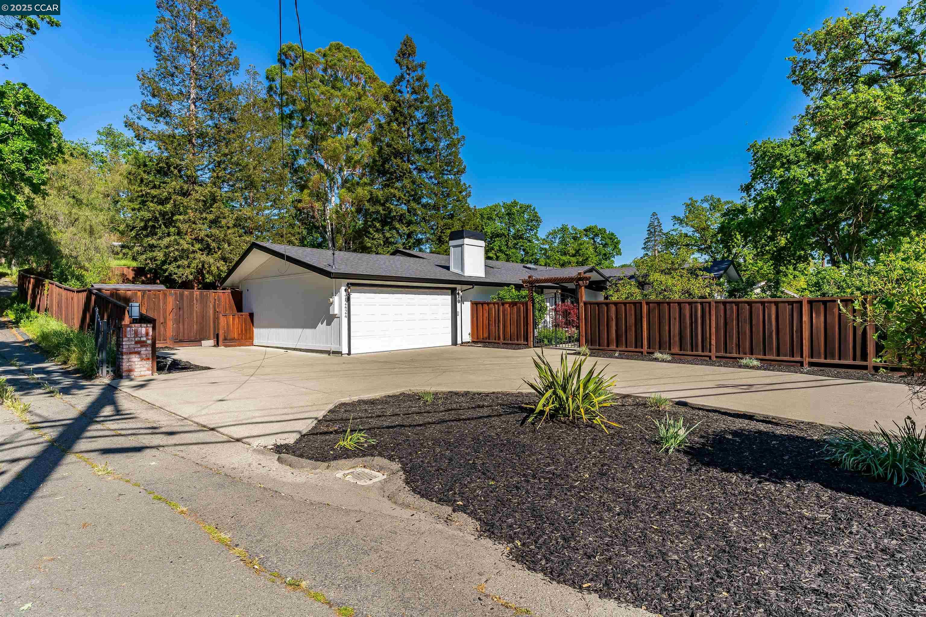 Detail Gallery Image 3 of 60 For 2424 San Miguel Dr, Walnut Creek,  CA 94596 - 4 Beds | 2 Baths