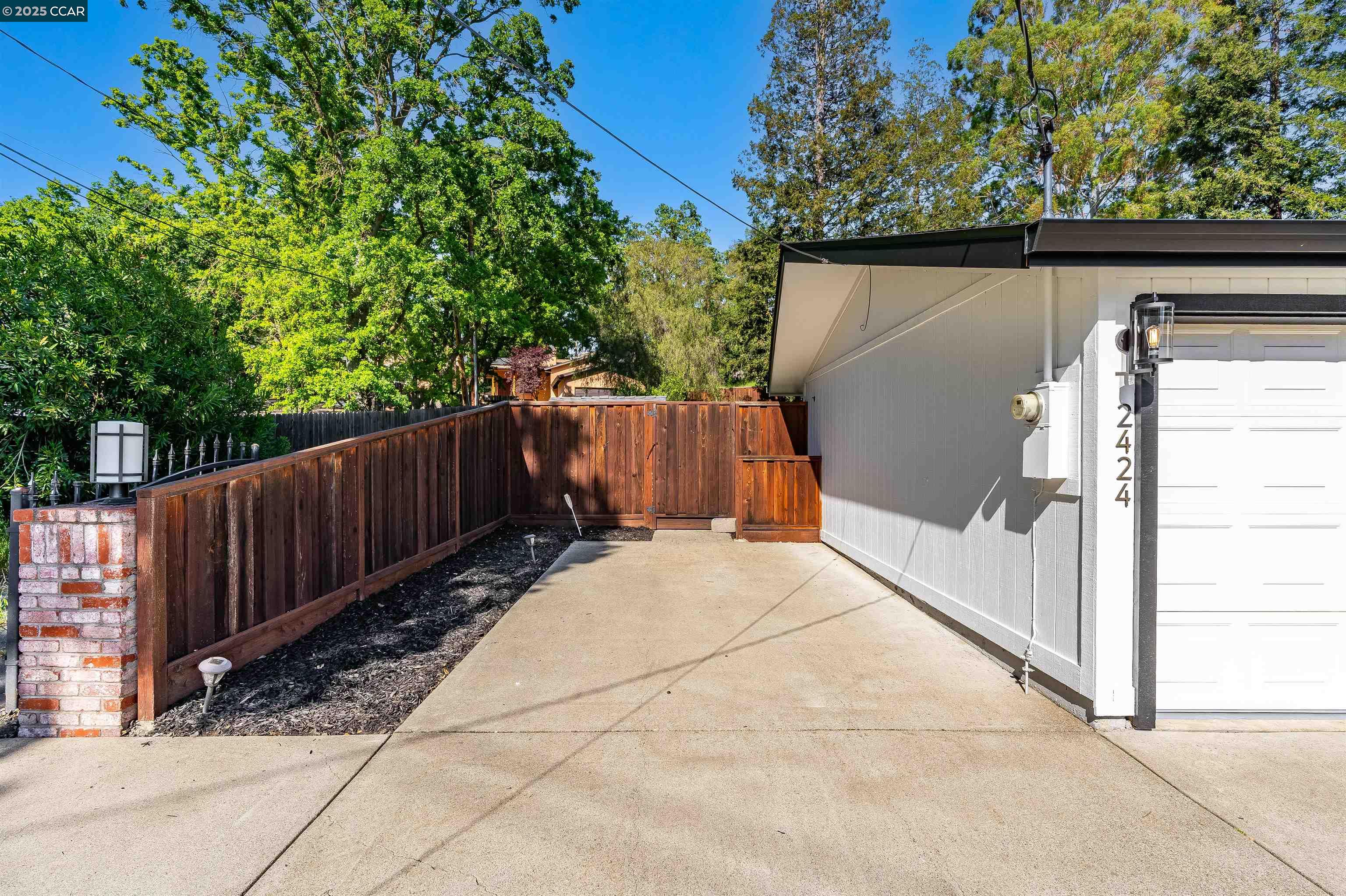 Detail Gallery Image 5 of 60 For 2424 San Miguel Dr, Walnut Creek,  CA 94596 - 4 Beds | 2 Baths