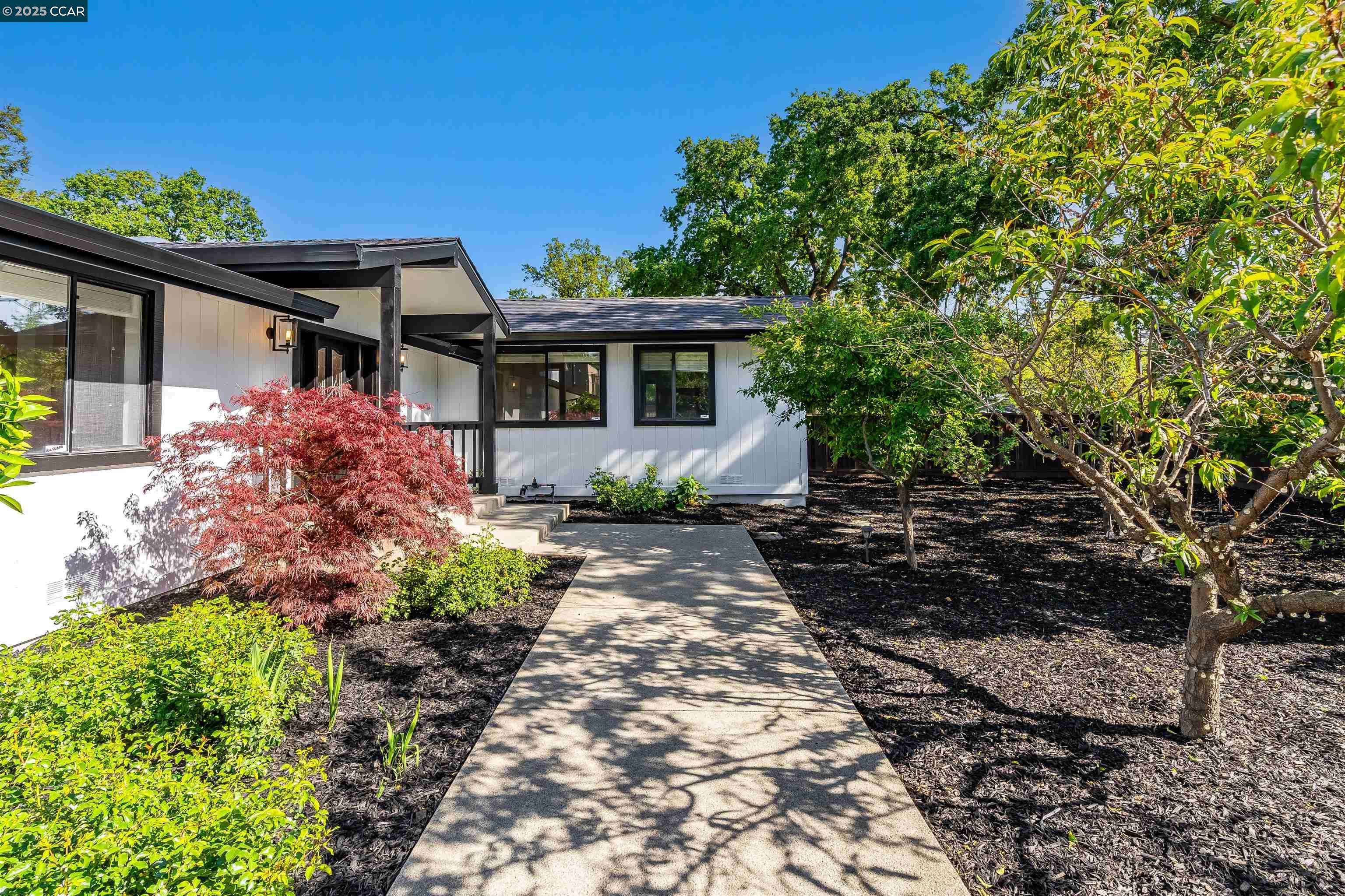 Detail Gallery Image 10 of 60 For 2424 San Miguel Dr, Walnut Creek,  CA 94596 - 4 Beds | 2 Baths