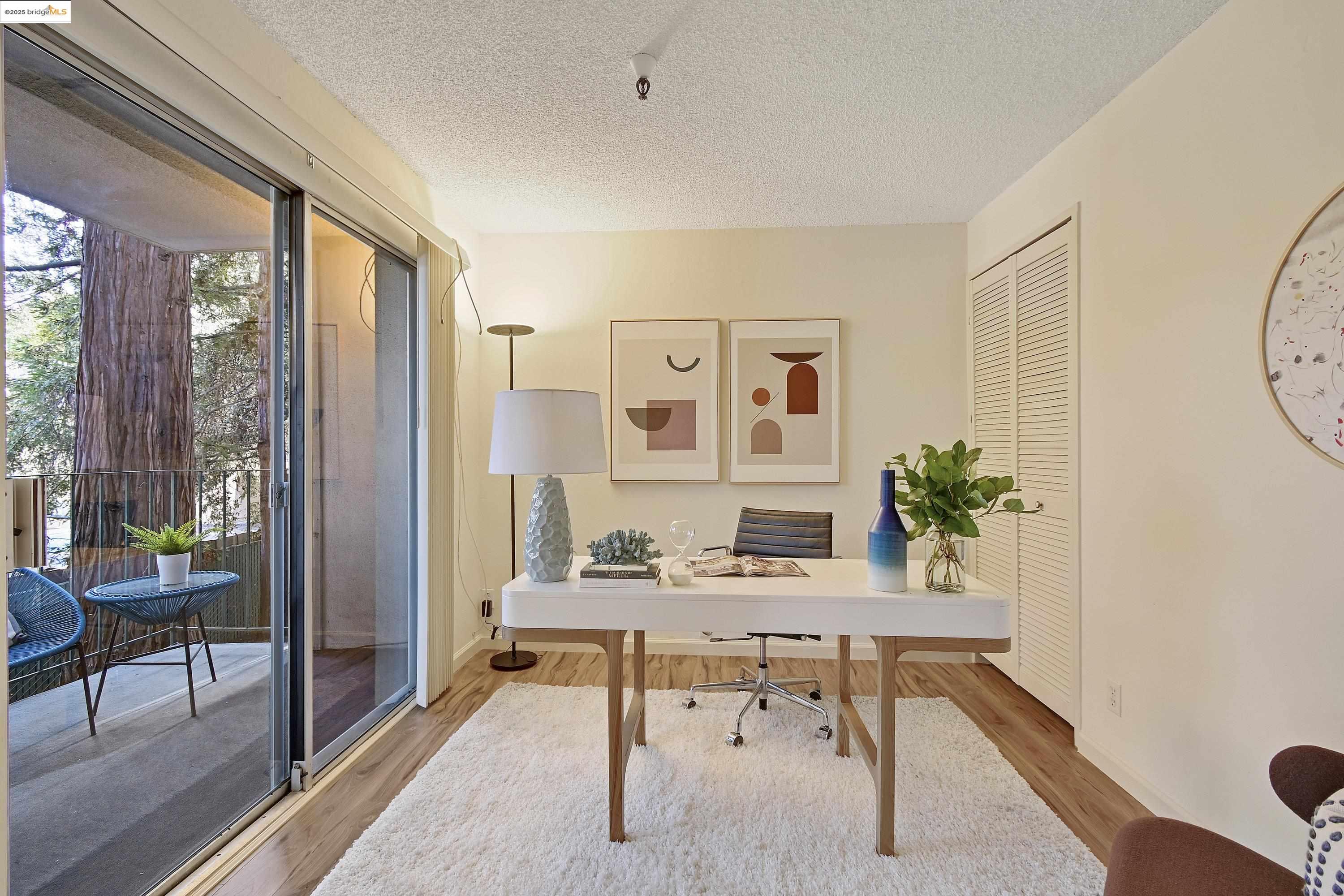 Detail Gallery Image 12 of 43 For 601 Leahy #104,  Redwood City,  CA 94061 - 3 Beds | 2 Baths