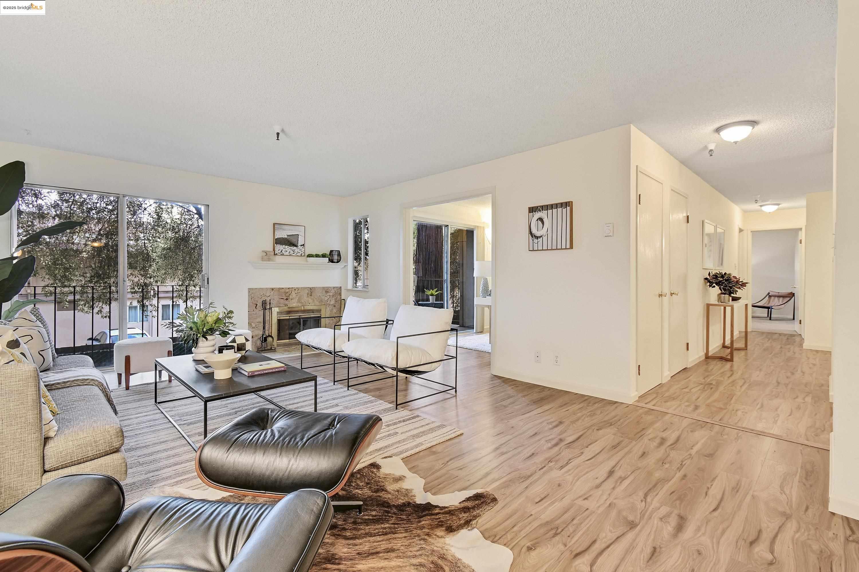Detail Gallery Image 14 of 43 For 601 Leahy #104,  Redwood City,  CA 94061 - 3 Beds | 2 Baths