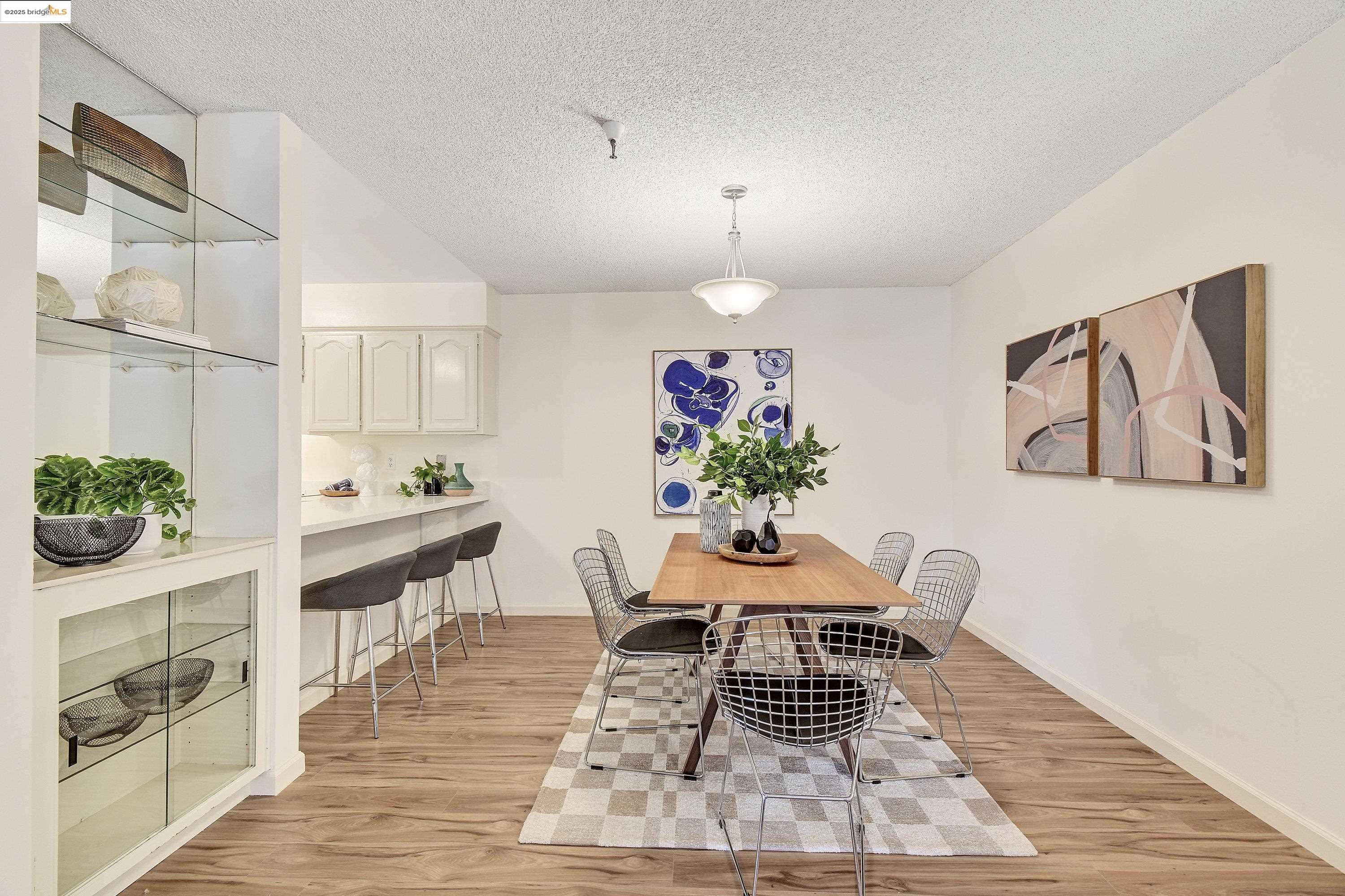 Detail Gallery Image 16 of 43 For 601 Leahy #104,  Redwood City,  CA 94061 - 3 Beds | 2 Baths