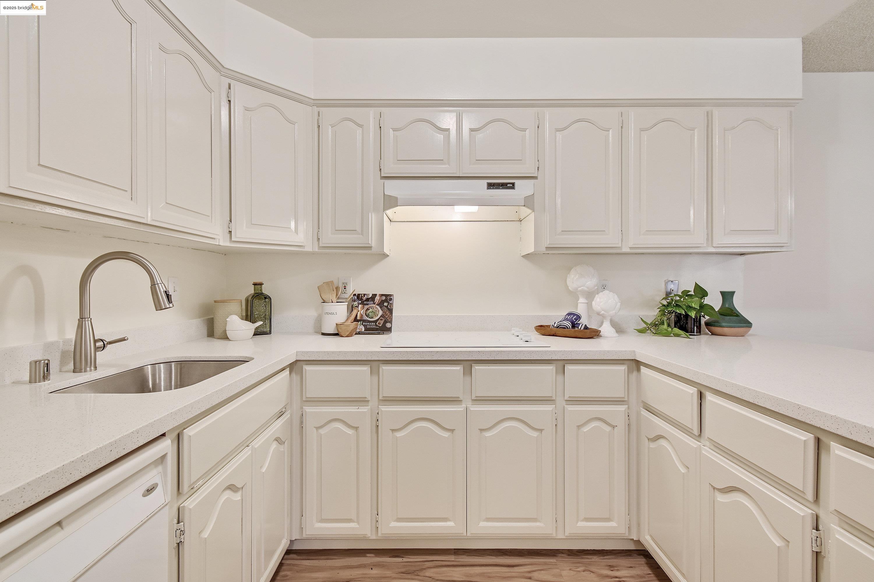 Detail Gallery Image 17 of 43 For 601 Leahy #104,  Redwood City,  CA 94061 - 3 Beds | 2 Baths