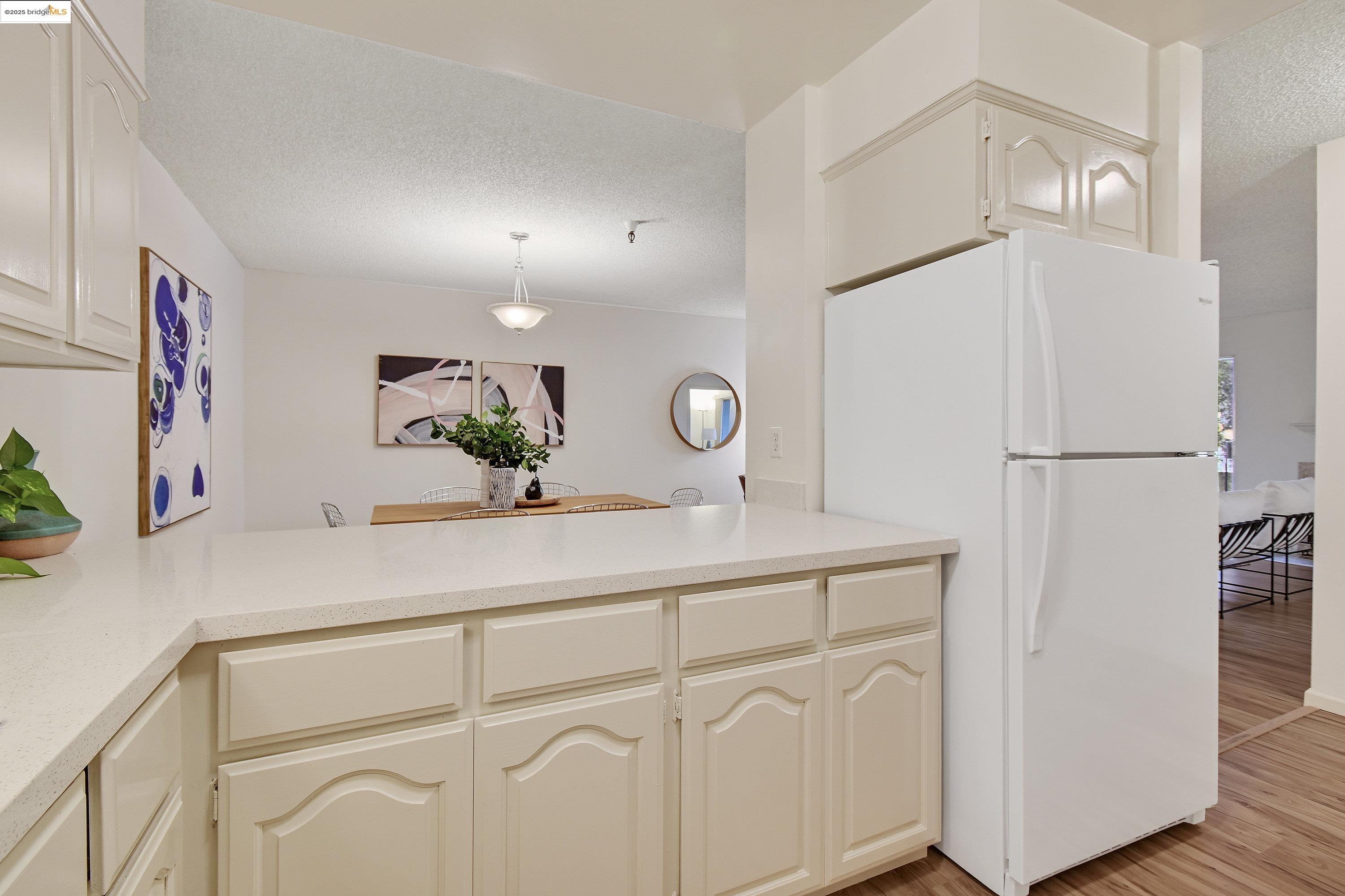 Detail Gallery Image 19 of 43 For 601 Leahy #104,  Redwood City,  CA 94061 - 3 Beds | 2 Baths