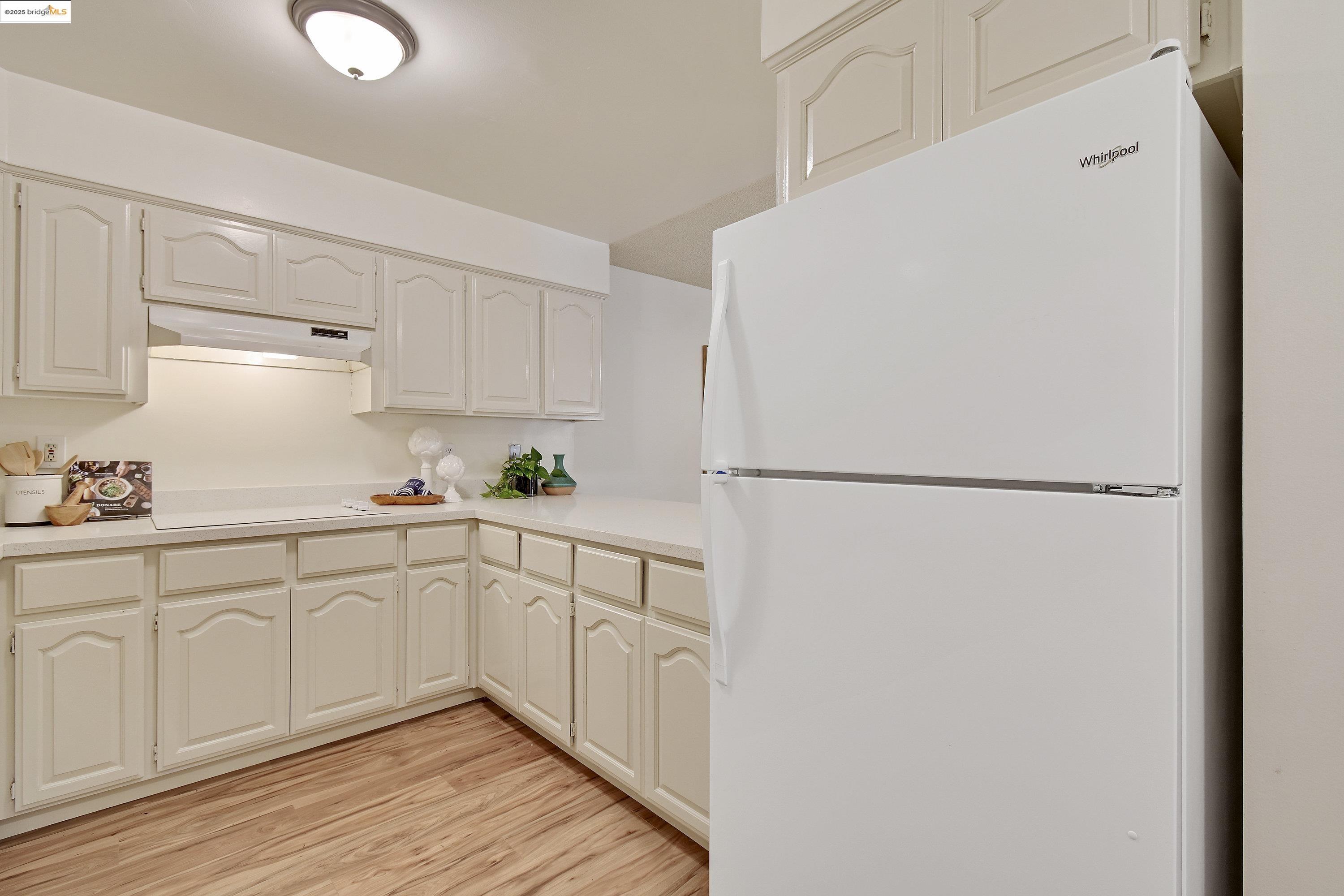 Detail Gallery Image 21 of 43 For 601 Leahy #104,  Redwood City,  CA 94061 - 3 Beds | 2 Baths
