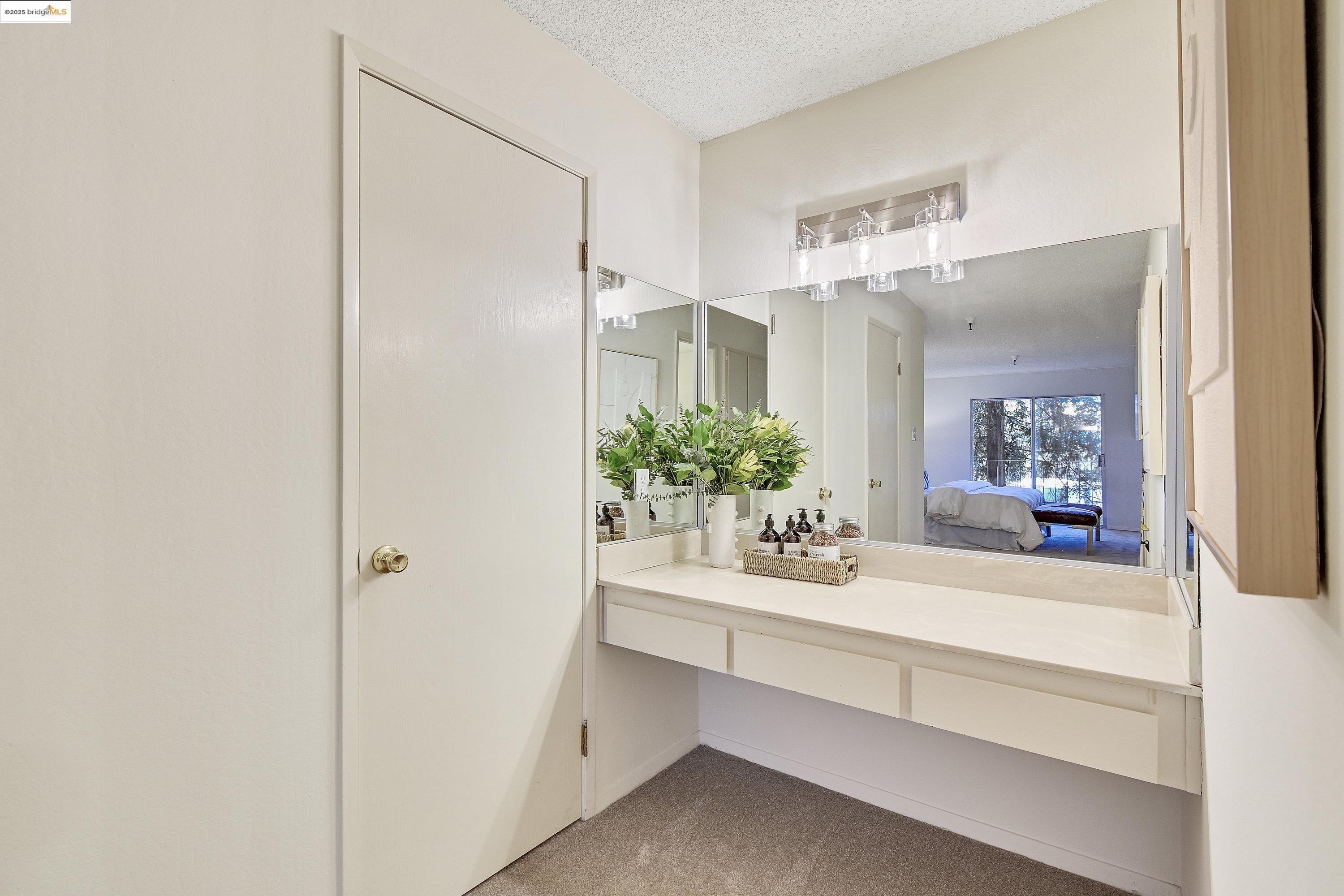 Detail Gallery Image 24 of 43 For 601 Leahy #104,  Redwood City,  CA 94061 - 3 Beds | 2 Baths
