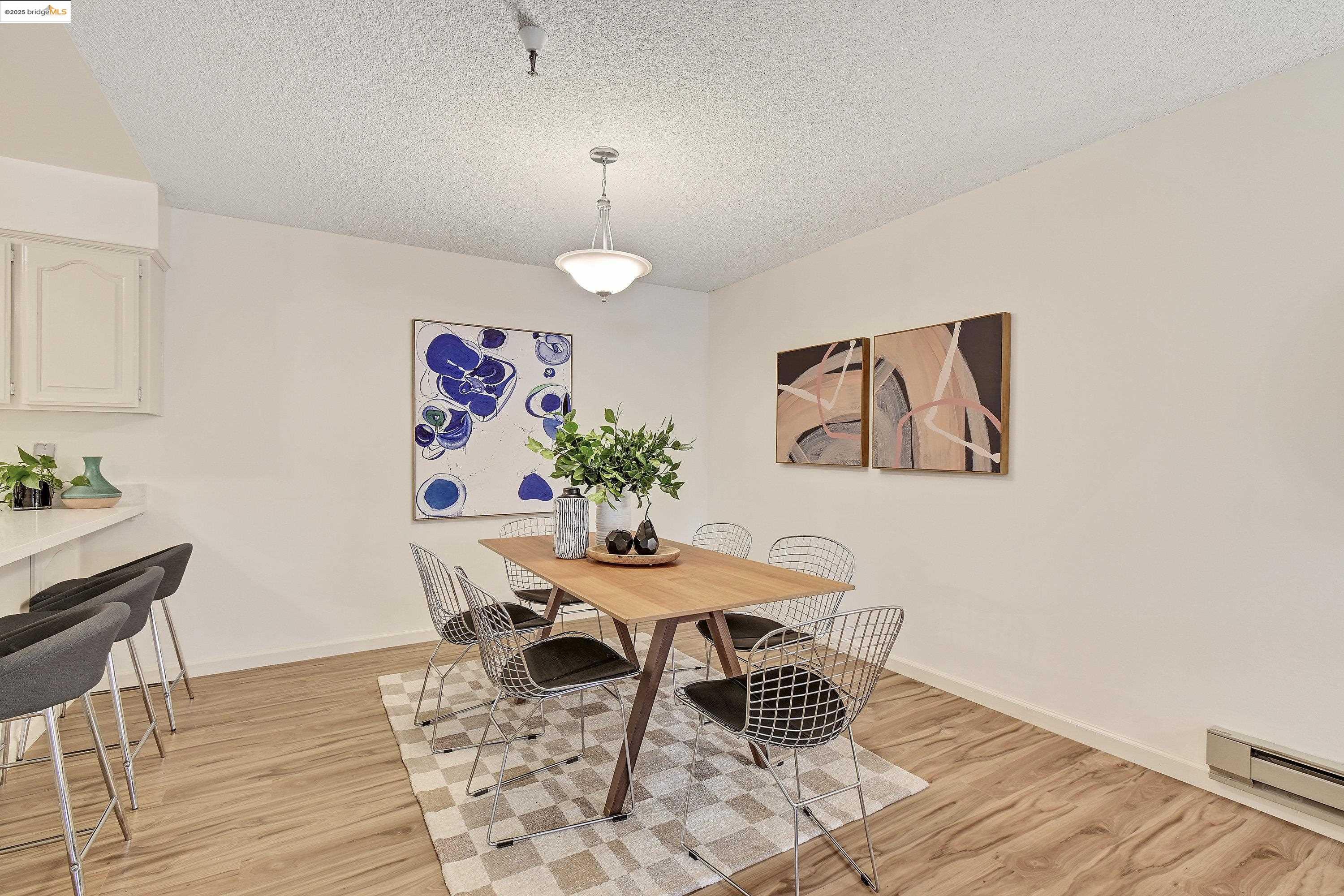 Detail Gallery Image 7 of 43 For 601 Leahy #104,  Redwood City,  CA 94061 - 3 Beds | 2 Baths