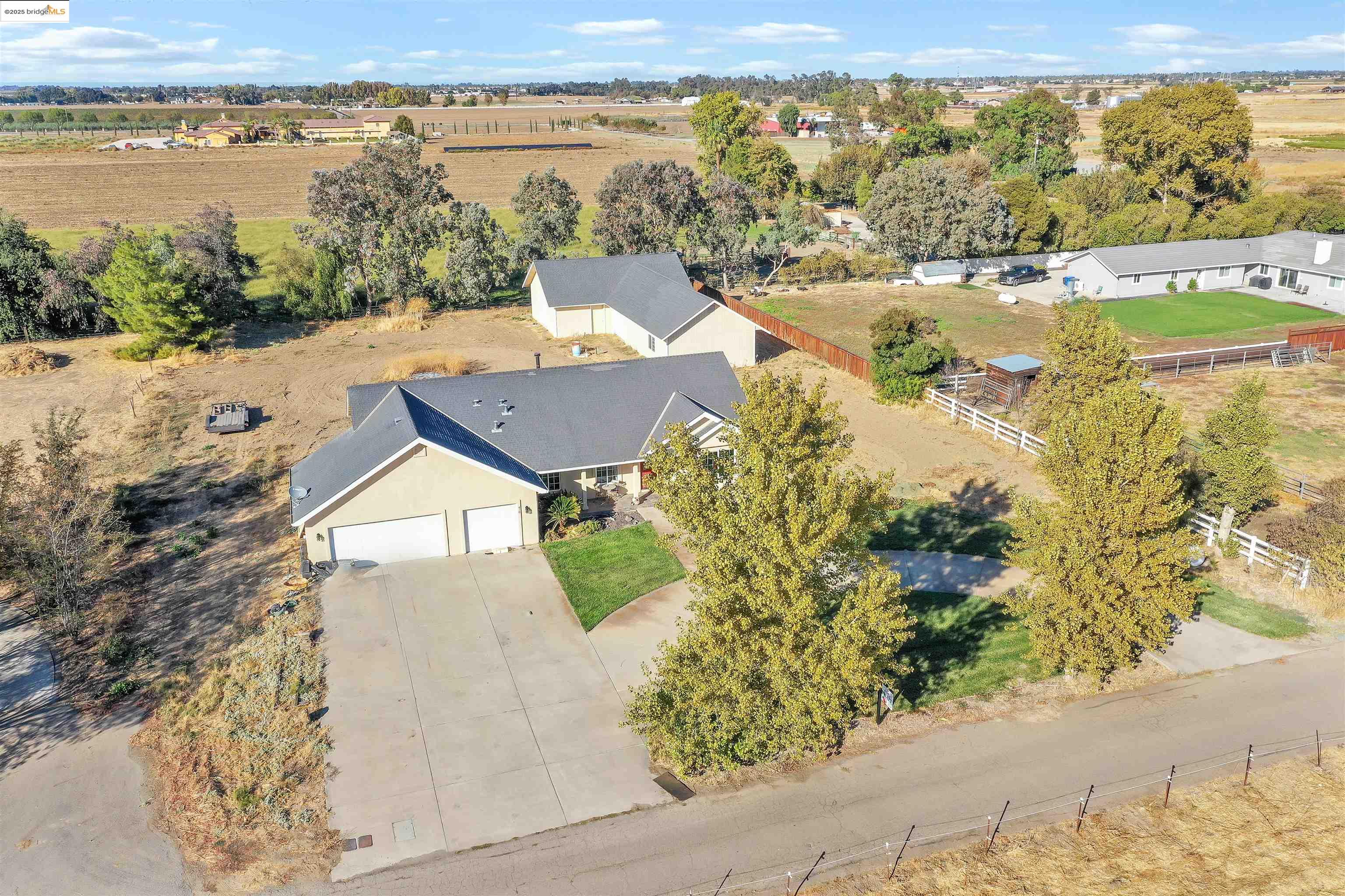 Detail Gallery Image 2 of 30 For 470 Coletas Way, Byron,  CA 94514 - 4 Beds | 2 Baths