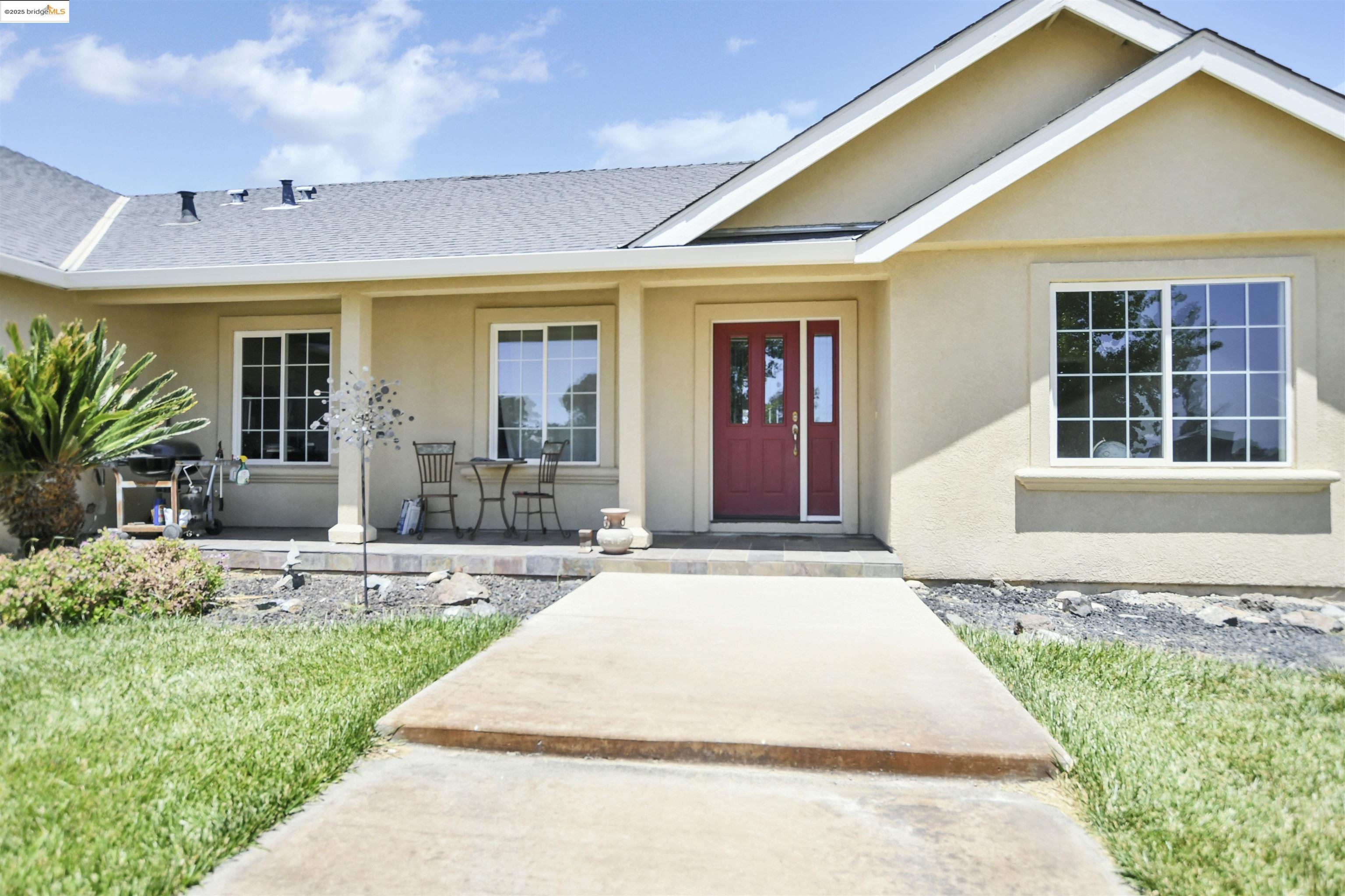 Detail Gallery Image 4 of 30 For 470 Coletas Way, Byron,  CA 94514 - 4 Beds | 2 Baths