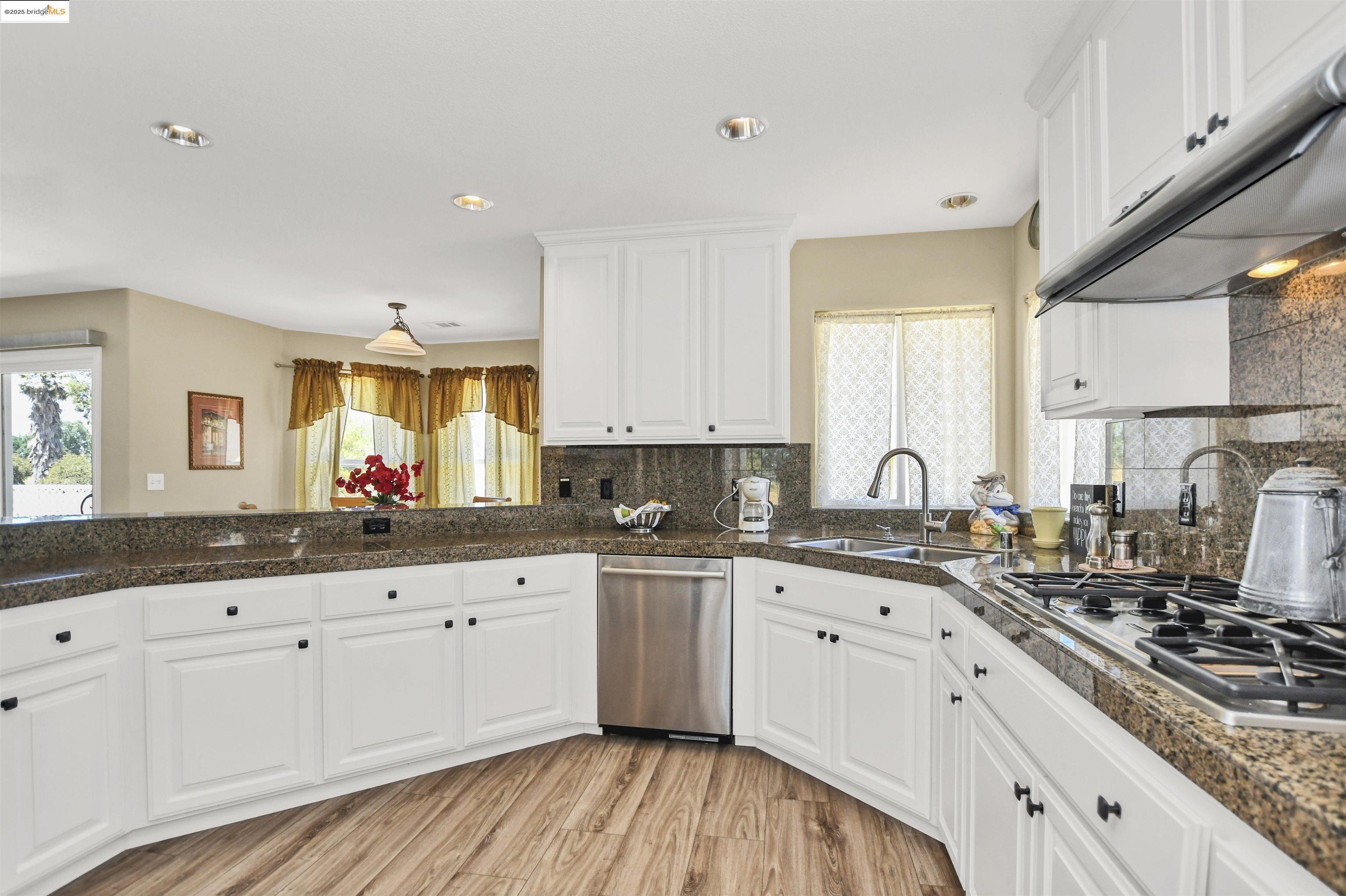 Detail Gallery Image 9 of 30 For 470 Coletas Way, Byron,  CA 94514 - 4 Beds | 2 Baths