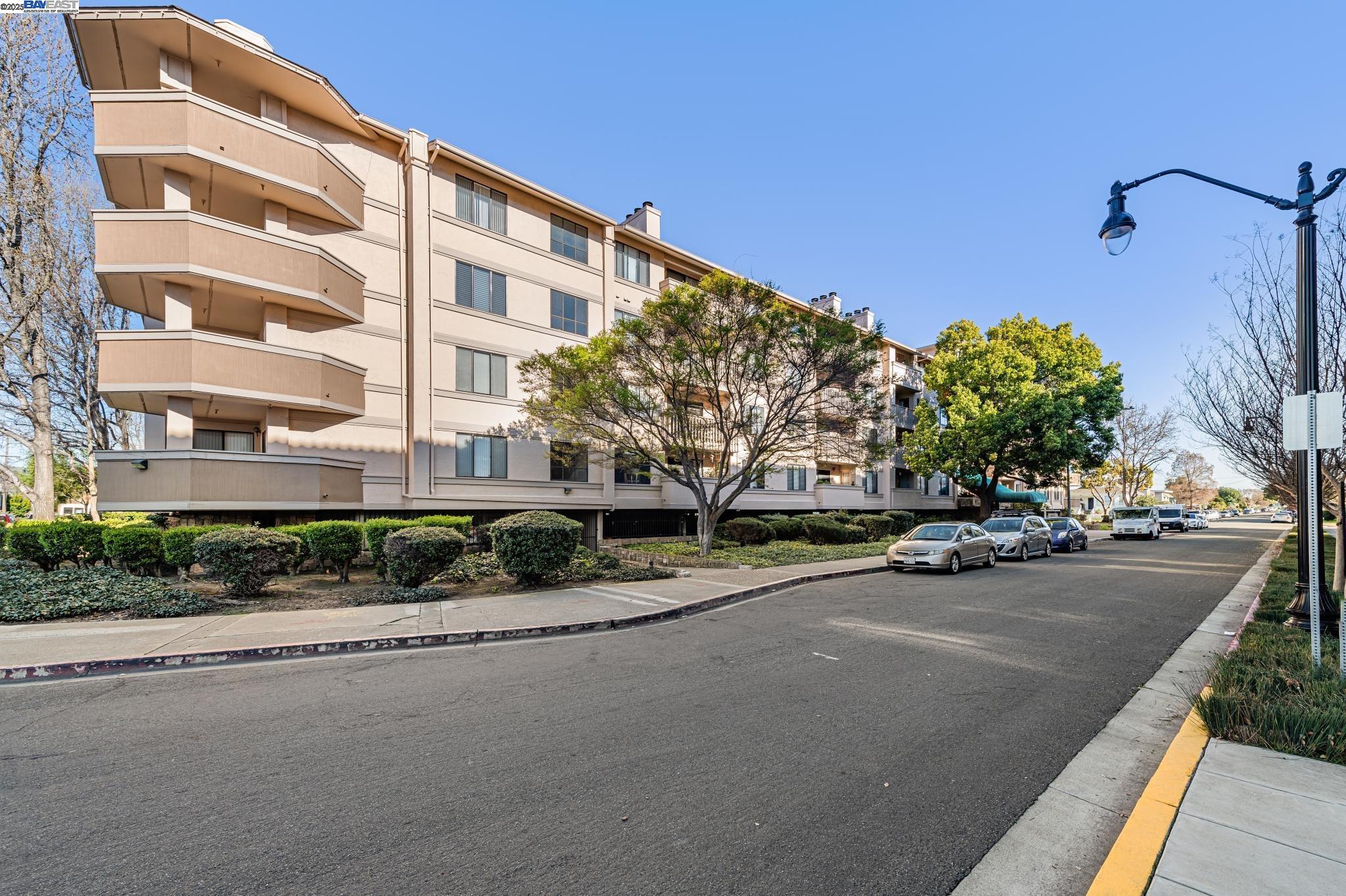 More Details about MLS # 41088704 : 1400 CARPENTIER ST # 420