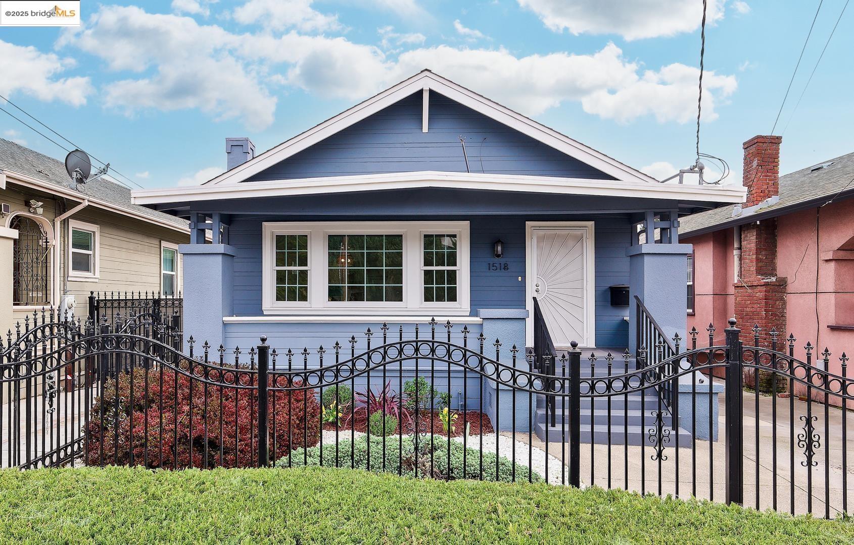 Detail Gallery Image 1 of 1 For 1518 28th Ave, Oakland,  CA 94601 - 3 Beds | 2 Baths