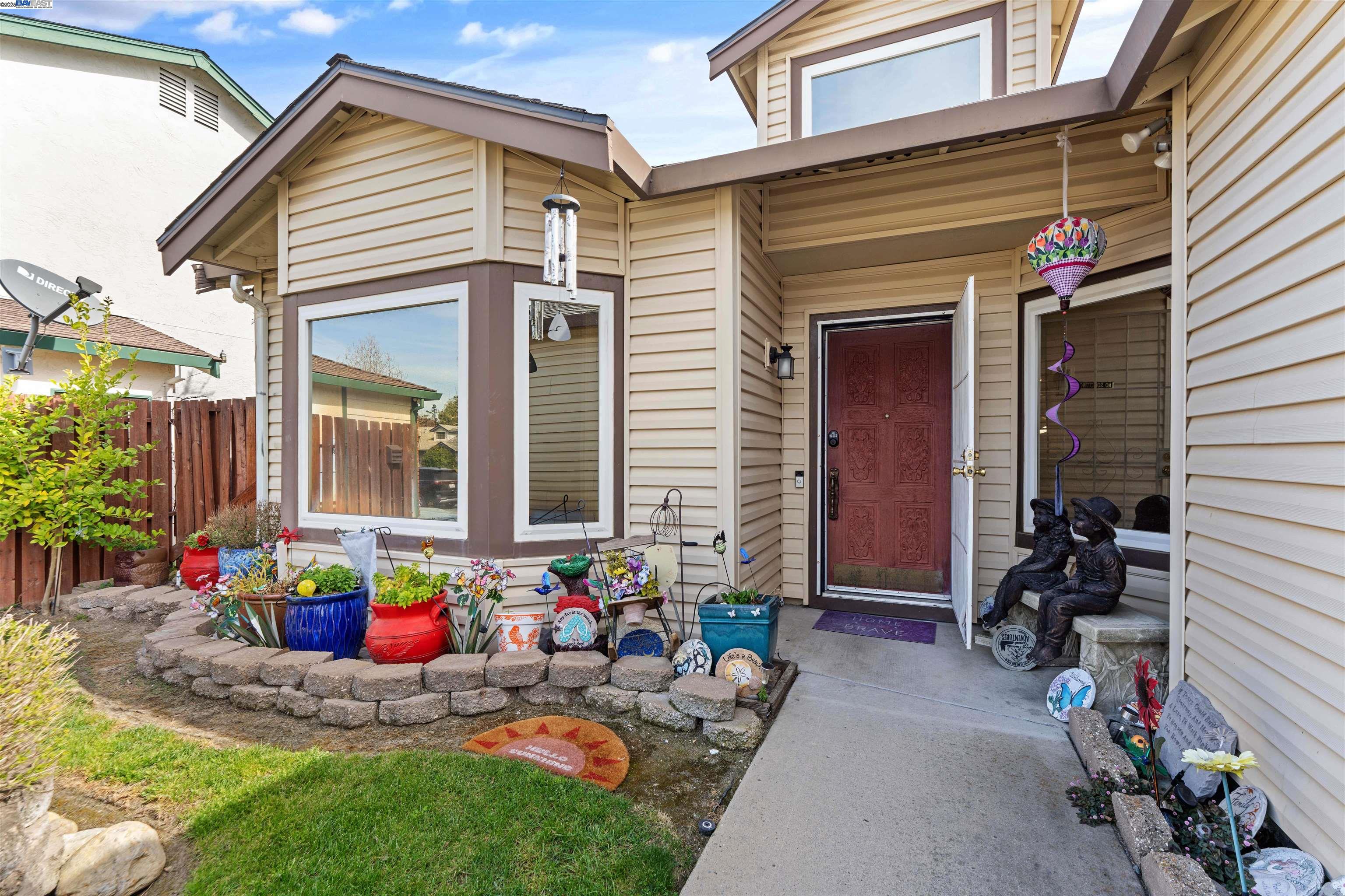 Detail Gallery Image 1 of 27 For 2901 Larkspur Dr., Antioch,  CA 94531 - 4 Beds | 2 Baths