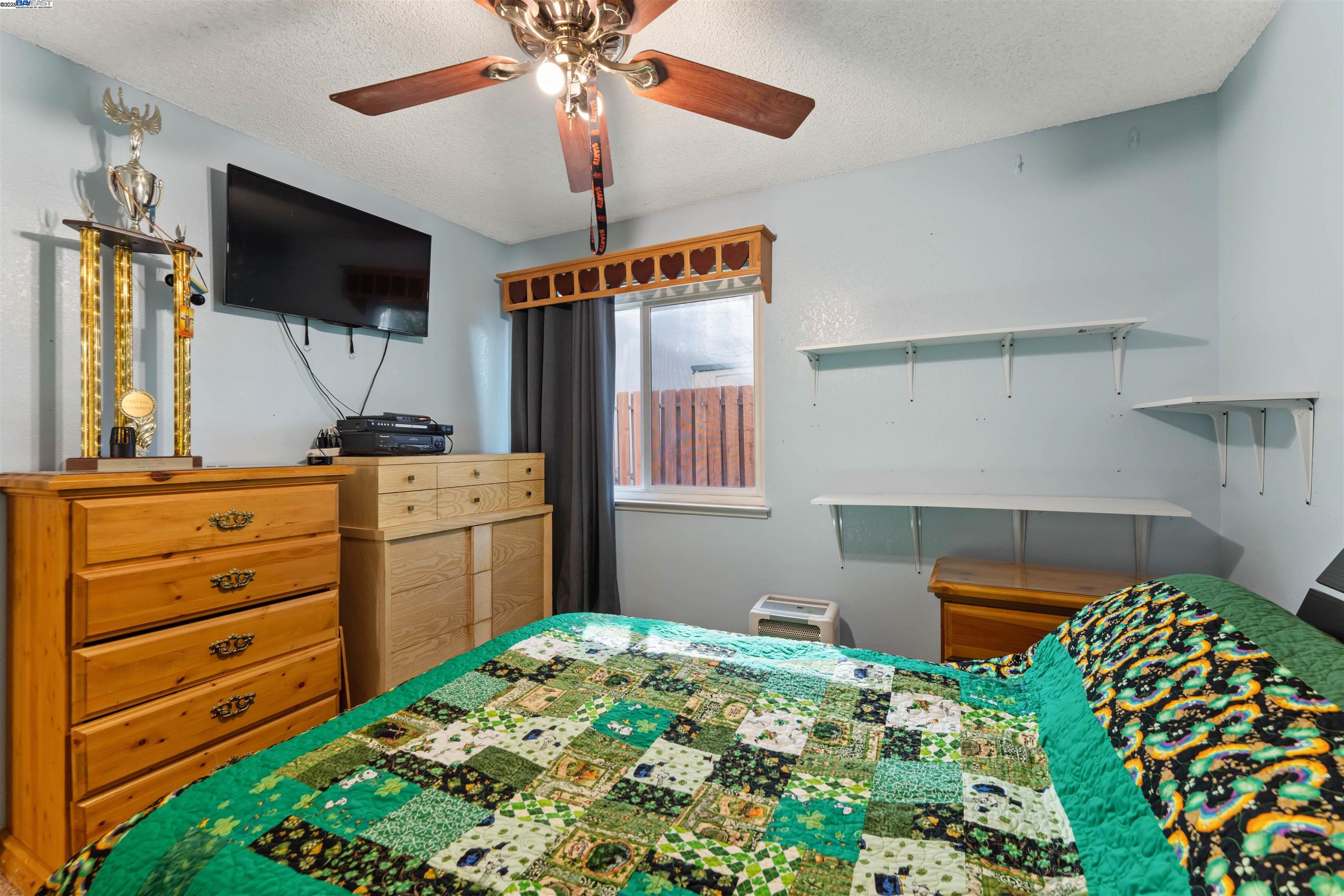 Detail Gallery Image 19 of 27 For 2901 Larkspur Dr., Antioch,  CA 94531 - 4 Beds | 2 Baths