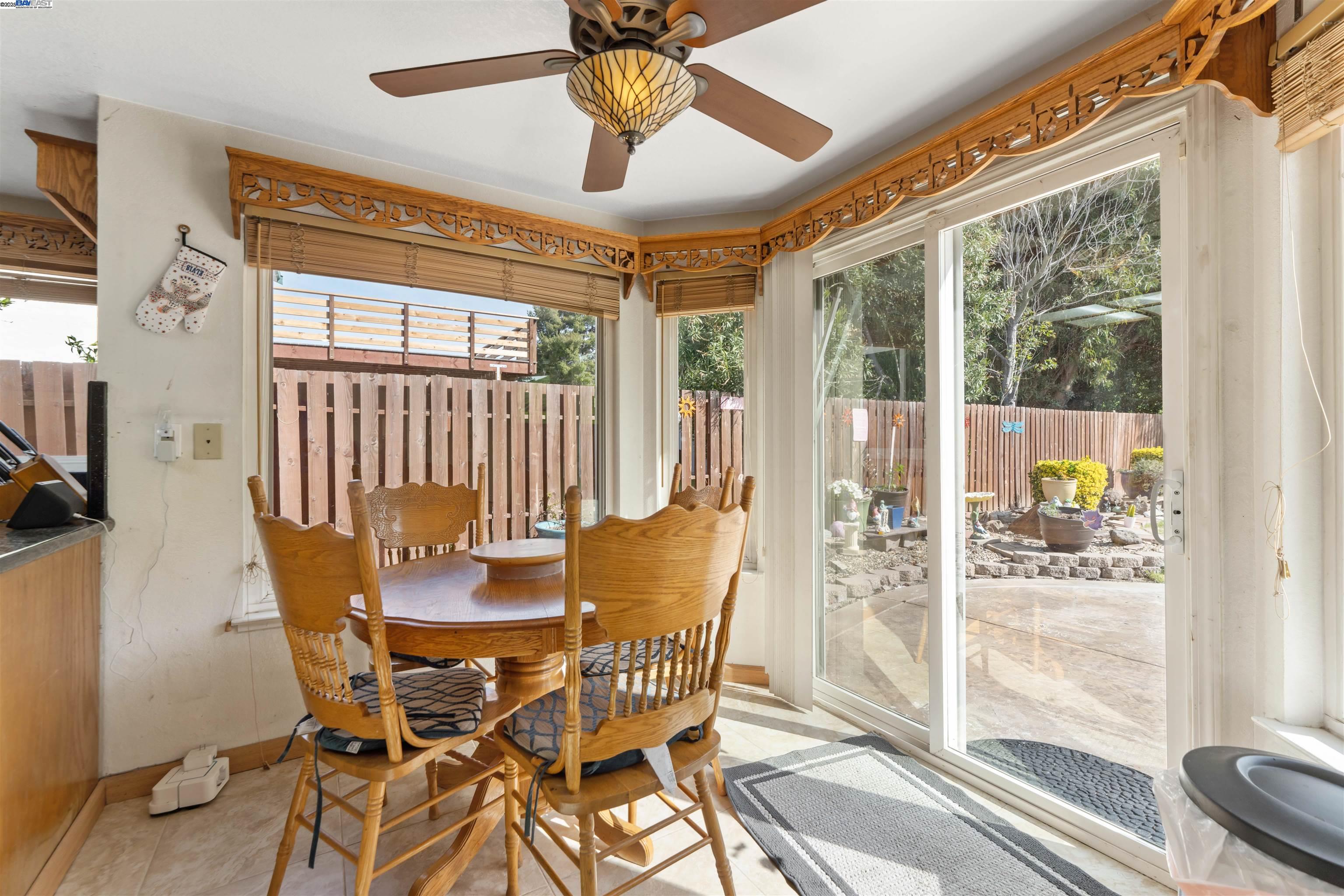 Detail Gallery Image 6 of 27 For 2901 Larkspur Dr., Antioch,  CA 94531 - 4 Beds | 2 Baths