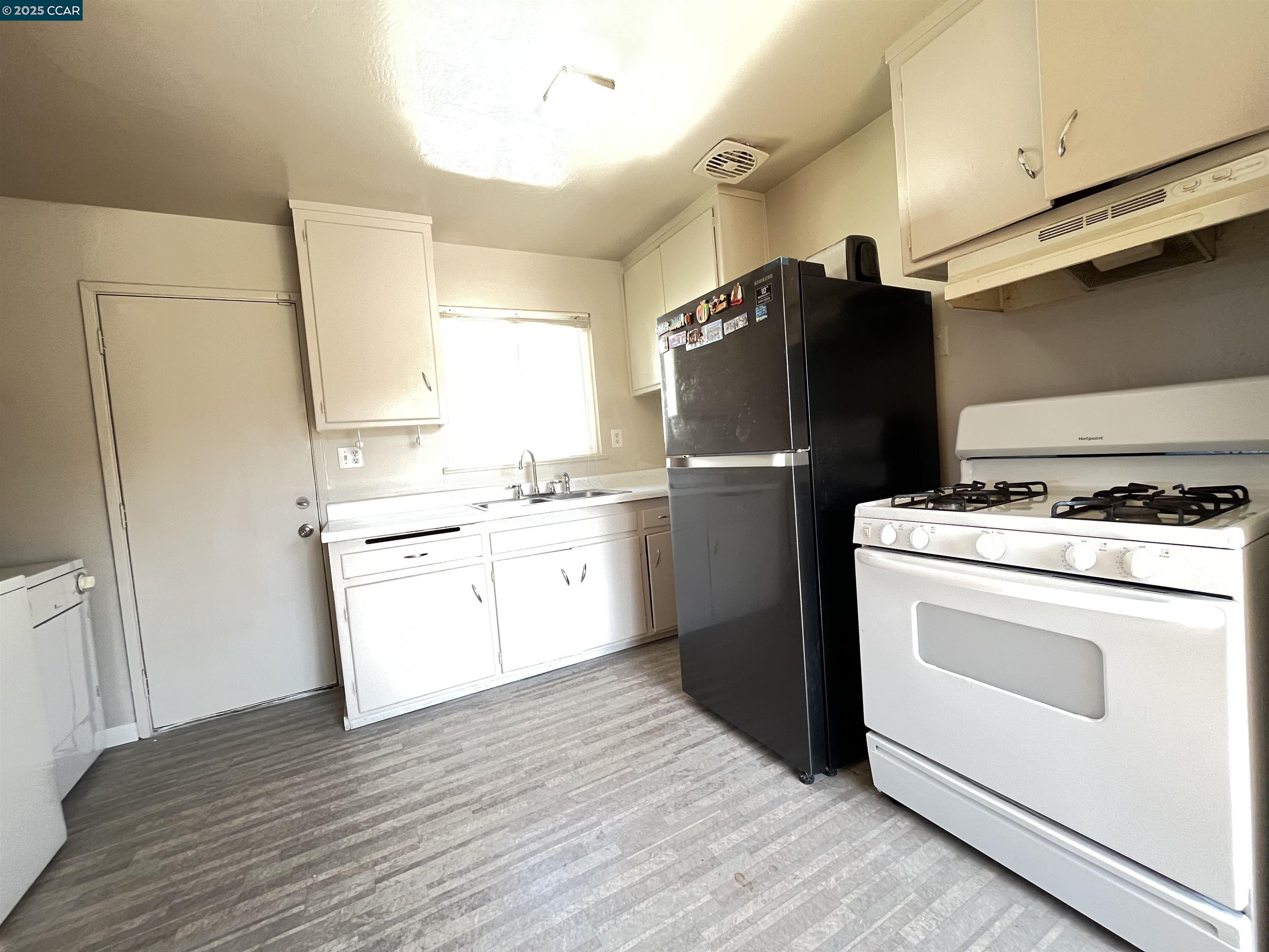 property-img