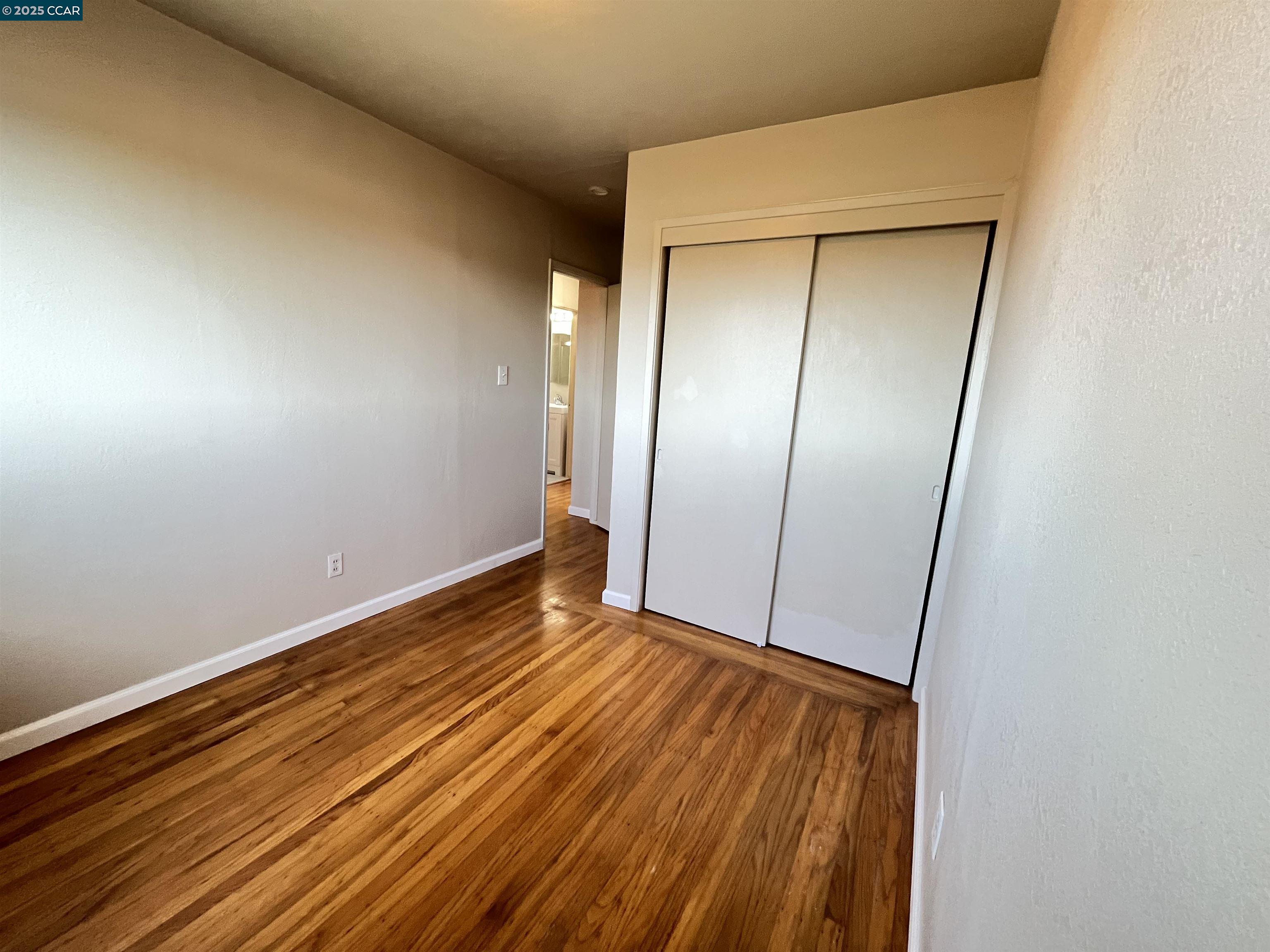 property-img
