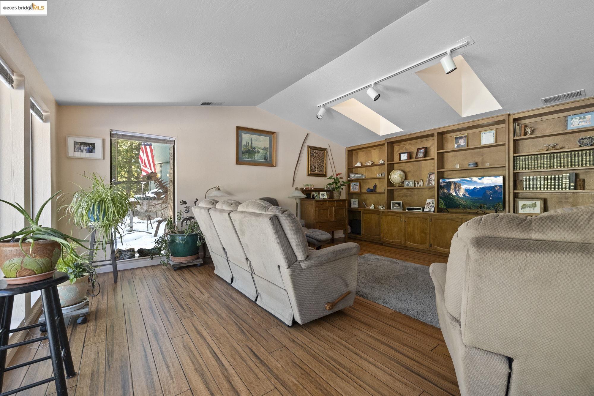 Detail Gallery Image 18 of 53 For 24315 Sugarpine Road, Twain Harte,  CA 95383 - 3 Beds | 1/2 Baths