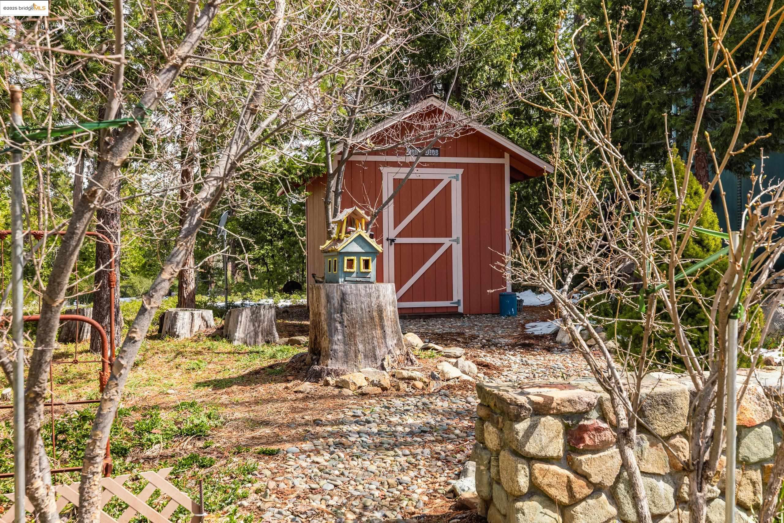 Detail Gallery Image 9 of 53 For 24315 Sugarpine Road, Twain Harte,  CA 95383 - 3 Beds | 1/2 Baths